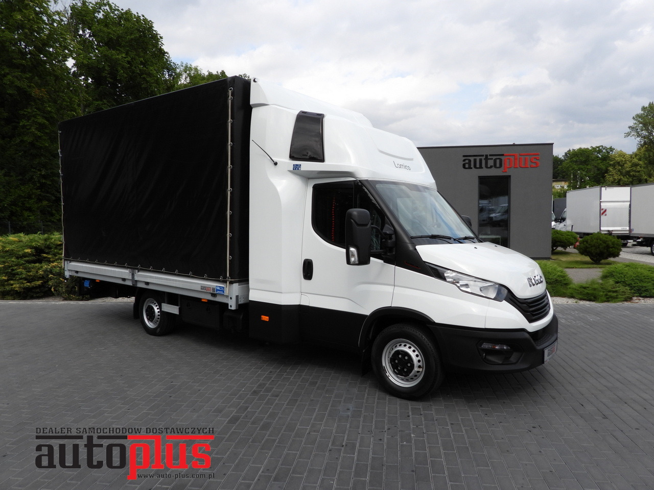 IVECO DAILY 35S18 TARPAULIN LIFT 10 PALLETS WEBASTO CRUISE CONTROL PNEUMATICS AIR CONDITIONING 180HP - Комбе со церада: слика 1 IVECO DAILY 35S18 TARPAULIN LIFT 10 PALLETS WEBASTO CRUISE CONTROL PNEUMATICS AIR CONDITIONING 180HP - Комбе со церада: слика 1