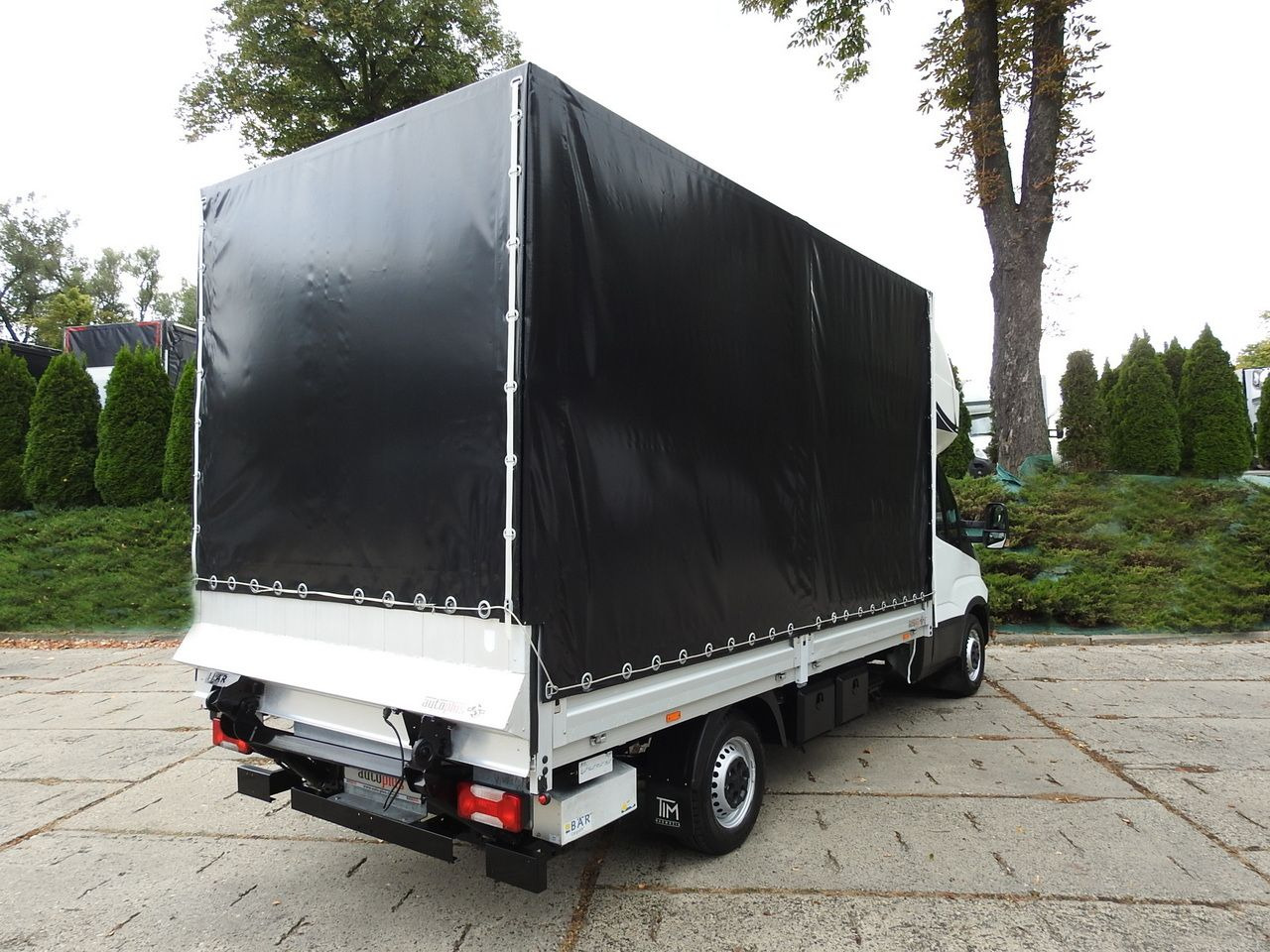 IVECO DAILY 35S18 TARPAULIN LIFT 8 PALLETS CRUISE CONTROL AIR CONDITIONING 180HP - Комбе со церада: слика 3 IVECO DAILY 35S18 TARPAULIN LIFT 8 PALLETS CRUISE CONTROL AIR CONDITIONING 180HP - Комбе со церада: слика 3
