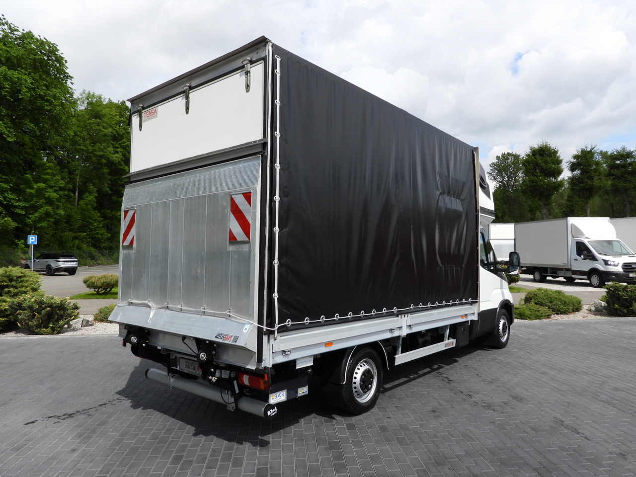 IVECO DAILY 35S18 TARPAULIN LIFT 8 PALLETS WEBASTO CRUISE CONTROL AIR CONDITIONING 180HP - Комбе со церада: слика 3 IVECO DAILY 35S18 TARPAULIN LIFT 8 PALLETS WEBASTO CRUISE CONTROL AIR CONDITIONING 180HP - Комбе со церада: слика 3