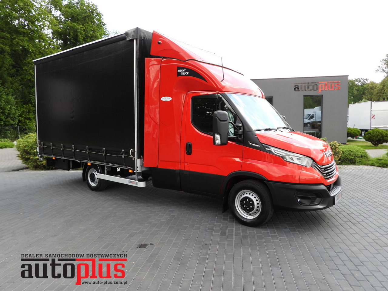 IVECO DAILY 35S21 TARPAULIN 10 PALLETS WEBASTO CRUISE CONTROL NAVIGATION LED LIGHTS PNEUMATICS AUTOMATIC TRANSMISSION HI-MATIC AIR CONDITIONING 210HP - Комбе со церада: слика 1 IVECO DAILY 35S21 TARPAULIN 10 PALLETS WEBASTO CRUISE CONTROL NAVIGATION LED LIGHTS PNEUMATICS AUTOMATIC TRANSMISSION HI-MATIC AIR CONDITIONING 210HP - Комбе со церада: слика 1