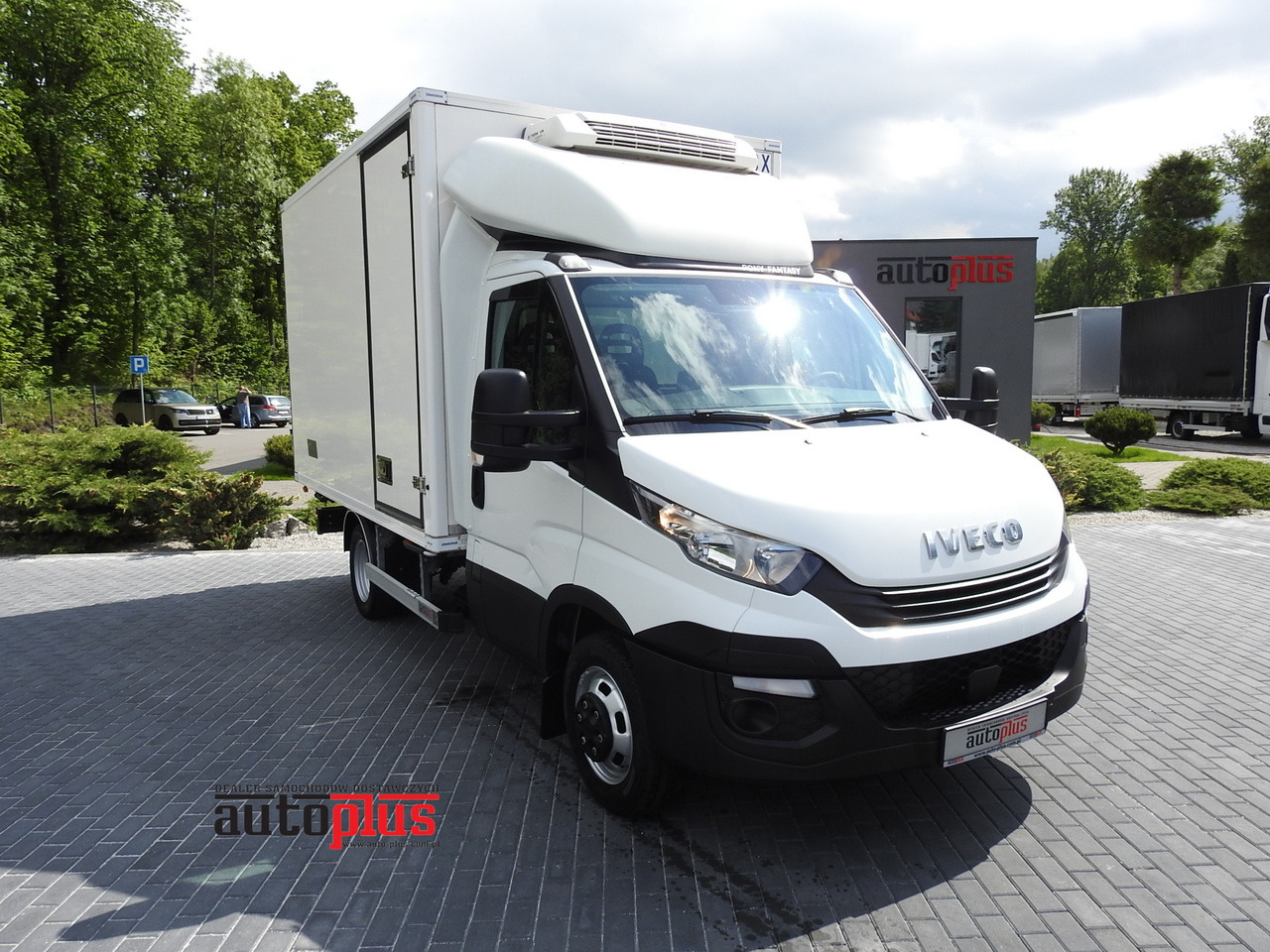 IVECO DAILY 50C15 REGRIGERATOR BOX -5*C POWER SUPPLY 230V AIR CONDITIONING TWIN WHEELS 150HP - Комбе ладилник: слика 1 IVECO DAILY 50C15 REGRIGERATOR BOX -5*C POWER SUPPLY 230V AIR CONDITIONING TWIN WHEELS 150HP - Комбе ладилник: слика 1
