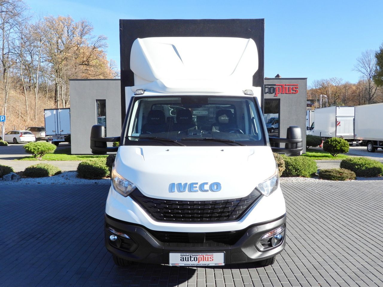 IVECO DAILY 50C17 TARPAULIN 10 PALLETS CRUISE CONTROL TWIN WHEELS AIR CONDITIONING 180HP - Комбе со церада: слика 5 IVECO DAILY 50C17 TARPAULIN 10 PALLETS CRUISE CONTROL TWIN WHEELS AIR CONDITIONING 180HP - Комбе со церада: слика 5