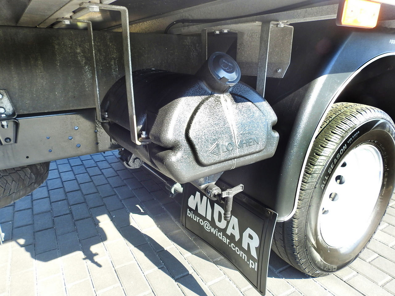 Комбе ладилник IVECO DAILY 70C18 BOX LIFT 14 PALLETS WEBASTO CRUISE CONTROL NAVIGATION LED LIGHTS TWIN WHEELS AIR CONDITIONING  180HP: слика 27 Комбе ладилник IVECO DAILY 70C18 BOX LIFT 14 PALLETS WEBASTO CRUISE CONTROL NAVIGATION LED LIGHTS TWIN WHEELS AIR CONDITIONING  180HP: слика 27