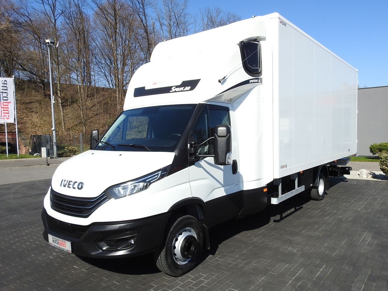 Комбе ладилник IVECO DAILY 70C18 BOX LIFT 14 PALLETS WEBASTO CRUISE CONTROL NAVIGATION LED LIGHTS TWIN WHEELS AIR CONDITIONING  180HP: слика 6 Комбе ладилник IVECO DAILY 70C18 BOX LIFT 14 PALLETS WEBASTO CRUISE CONTROL NAVIGATION LED LIGHTS TWIN WHEELS AIR CONDITIONING  180HP: слика 6