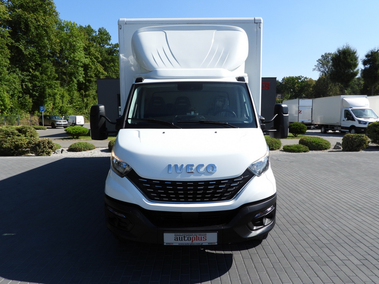 IVECO DAILY 72C18 LIFT 14 PALLETS CRUISE CONTROL PNEUMATICS AUTOMATIC TRANSMISSION HI-MATIC TWIN WHEELS AIR CONDITIONING 180HP - Комбе фургон: слика 5 IVECO DAILY 72C18 LIFT 14 PALLETS CRUISE CONTROL PNEUMATICS AUTOMATIC TRANSMISSION HI-MATIC TWIN WHEELS AIR CONDITIONING 180HP - Комбе фургон: слика 5