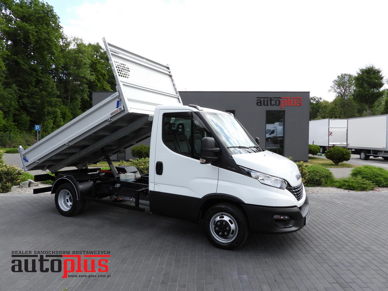 IVECO DAILY CRUISE CONTROL TWIN WHEELS AIR CONDITIONING 140HP - Комби кипер: слика 1 IVECO DAILY CRUISE CONTROL TWIN WHEELS AIR CONDITIONING 140HP - Комби кипер: слика 1