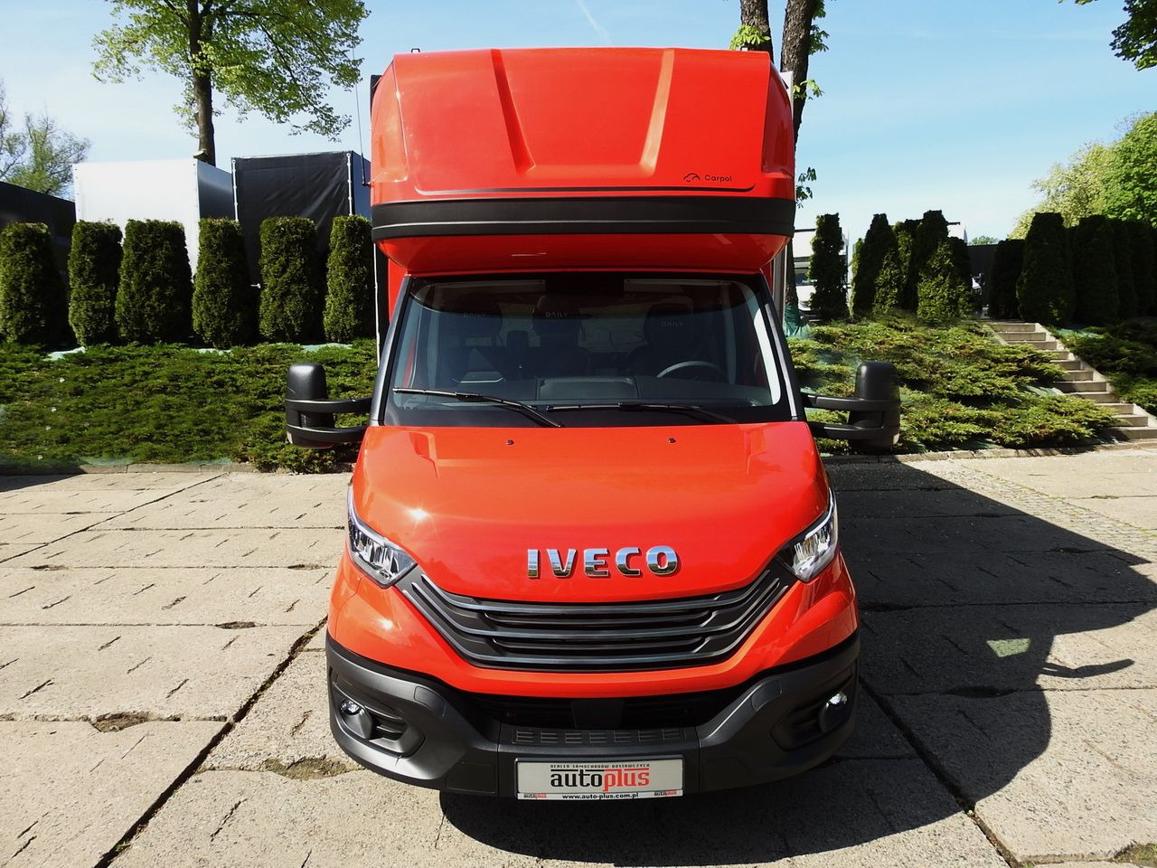 IVECO DAILY NEW TARPAULIN 10 PALLETS WEBASTO CRUISE CONTROL NAVIGATION AIR CONDITIONING LED LIGHTS 180HP - Комбе со церада: слика 5 IVECO DAILY NEW TARPAULIN 10 PALLETS WEBASTO CRUISE CONTROL NAVIGATION AIR CONDITIONING LED LIGHTS 180HP - Комбе со церада: слика 5