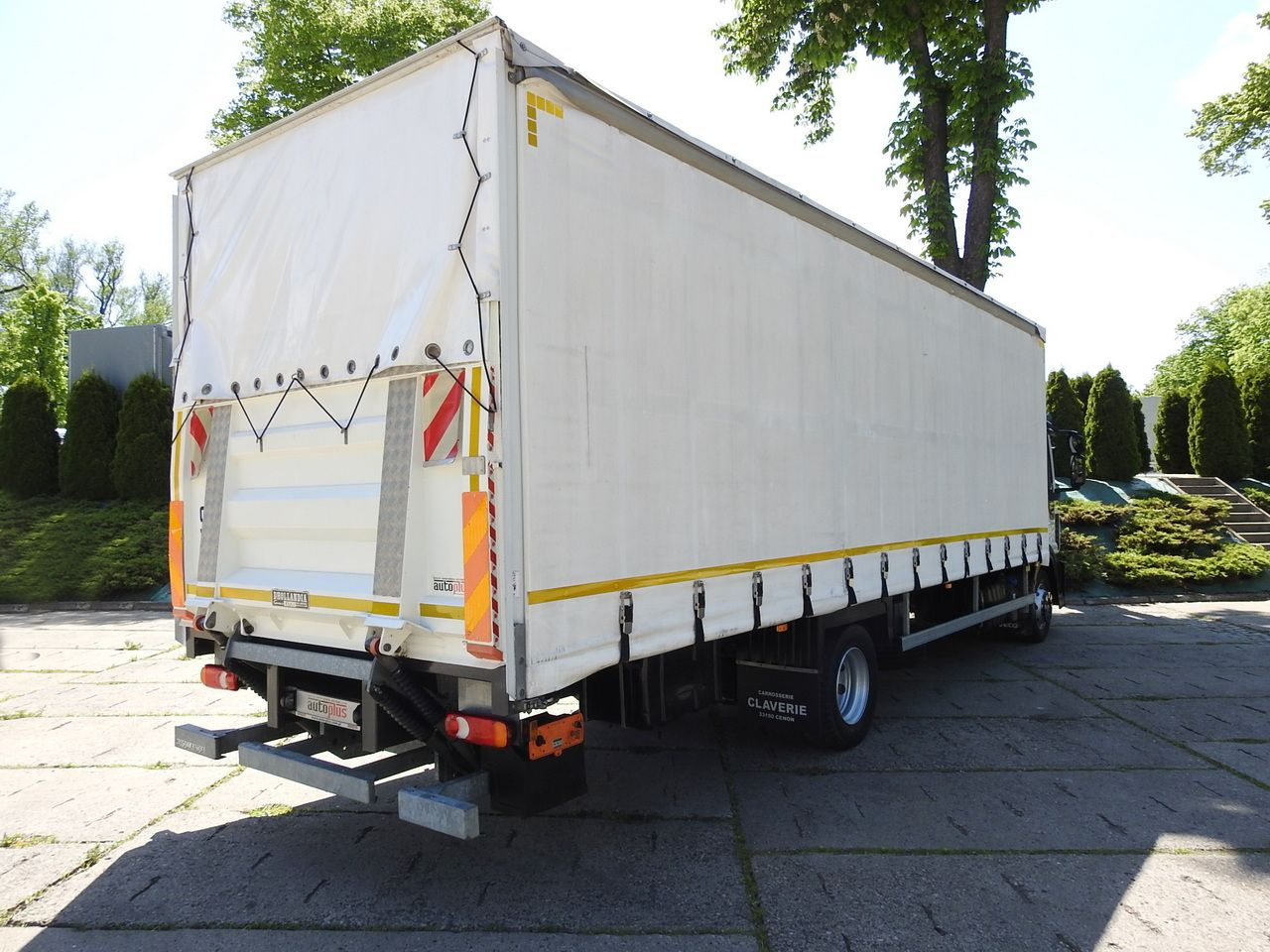 IVECO EUROCARGO 120 - 220 TARPAULIN LIFT 20 PALLETS LED LIGHTS AUTOMATIC TRANSMISSION HI-MATIC TWIN WHEELS AIR CONDITIONING 220HP - Комбе со церада: слика 3 IVECO EUROCARGO 120 - 220 TARPAULIN LIFT 20 PALLETS LED LIGHTS AUTOMATIC TRANSMISSION HI-MATIC TWIN WHEELS AIR CONDITIONING 220HP - Комбе со церада: слика 3