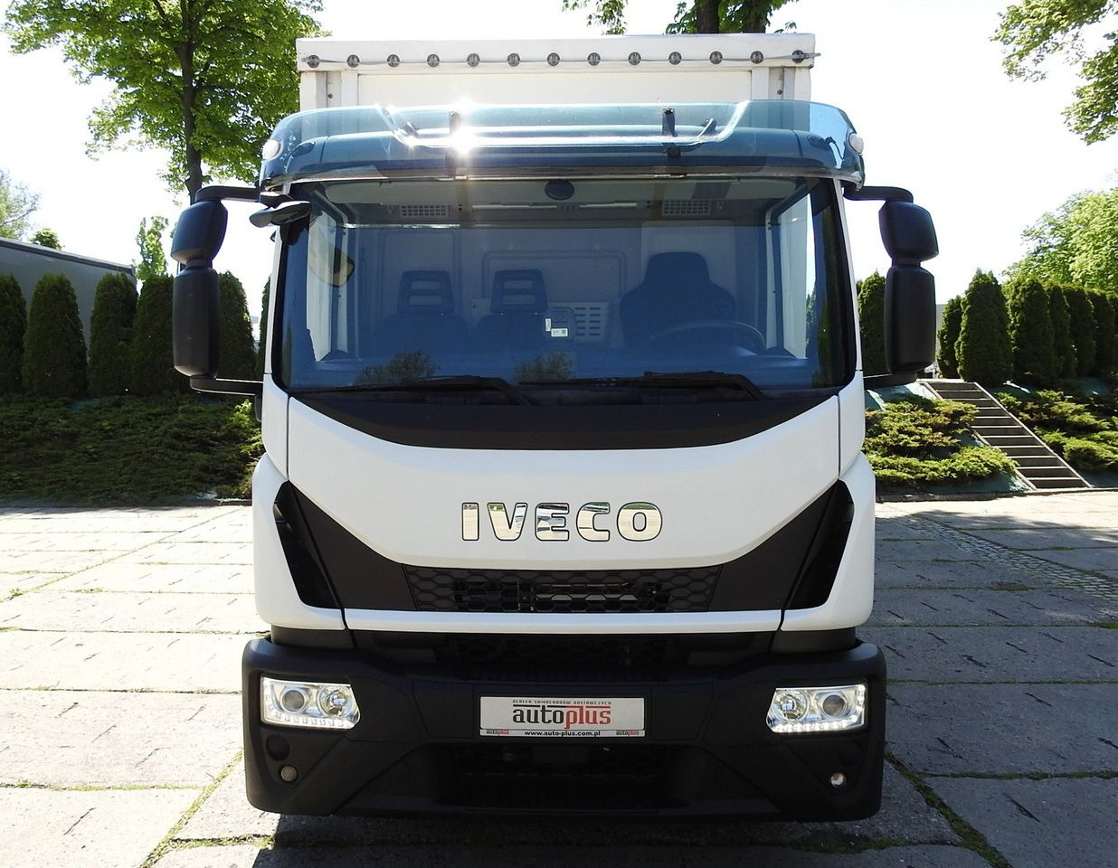 IVECO EUROCARGO 120 - 220 TARPAULIN LIFT 20 PALLETS LED LIGHTS AUTOMATIC TRANSMISSION HI-MATIC TWIN WHEELS AIR CONDITIONING 220HP - Комбе со церада: слика 5 IVECO EUROCARGO 120 - 220 TARPAULIN LIFT 20 PALLETS LED LIGHTS AUTOMATIC TRANSMISSION HI-MATIC TWIN WHEELS AIR CONDITIONING 220HP - Комбе со церада: слика 5