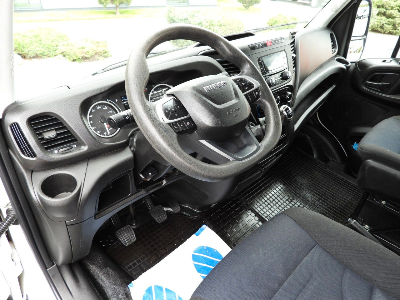 Iveco DAILY 35C14 KIPPER DOPPELKABINE DOKA 6 SITZE A/C - Комби кипер, Комби со двојна кабина: слика 2 Iveco DAILY 35C14 KIPPER DOPPELKABINE DOKA 6 SITZE A/C - Комби кипер, Комби со двојна кабина: слика 2