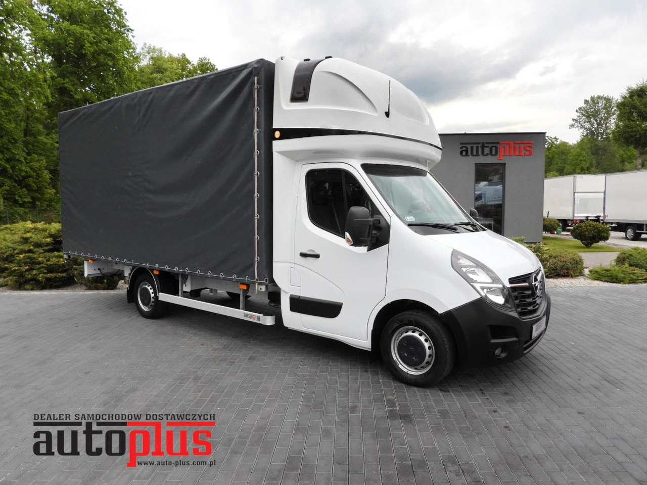 Iveco MOVANO PRITSCHE PLANE 10 PALETTEN TEMPOMAT NAVI - Комбе со церада: слика 1 Iveco MOVANO PRITSCHE PLANE 10 PALETTEN TEMPOMAT NAVI - Комбе со церада: слика 1
