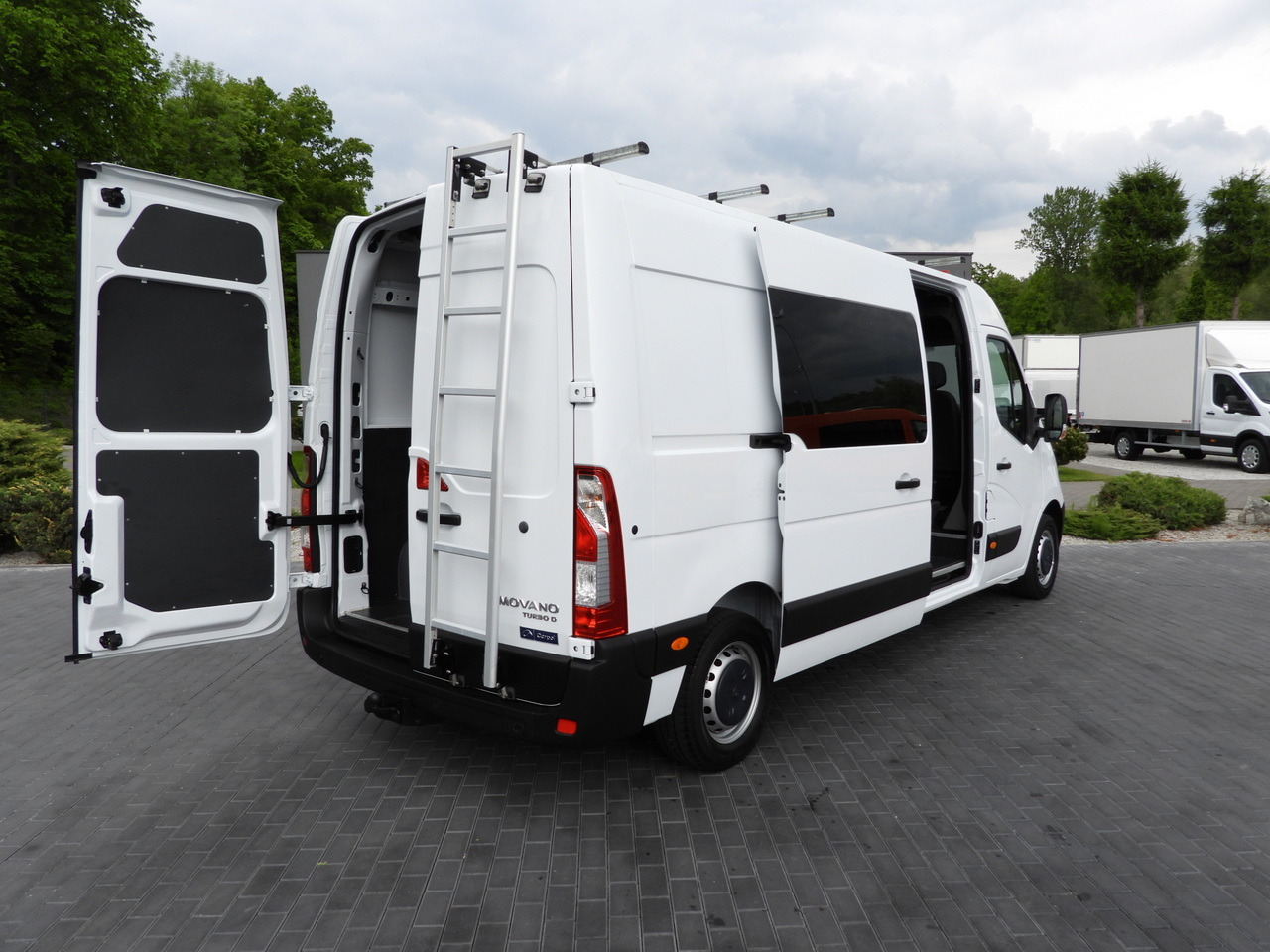 OPEL MOVANO BOX DELIVERY VAN 7 SEATS CRUISE CONTROL LED LIGHTS AIR CONDITIONING 135HP - Комбе: слика 3 OPEL MOVANO BOX DELIVERY VAN 7 SEATS CRUISE CONTROL LED LIGHTS AIR CONDITIONING 135HP - Комбе: слика 3