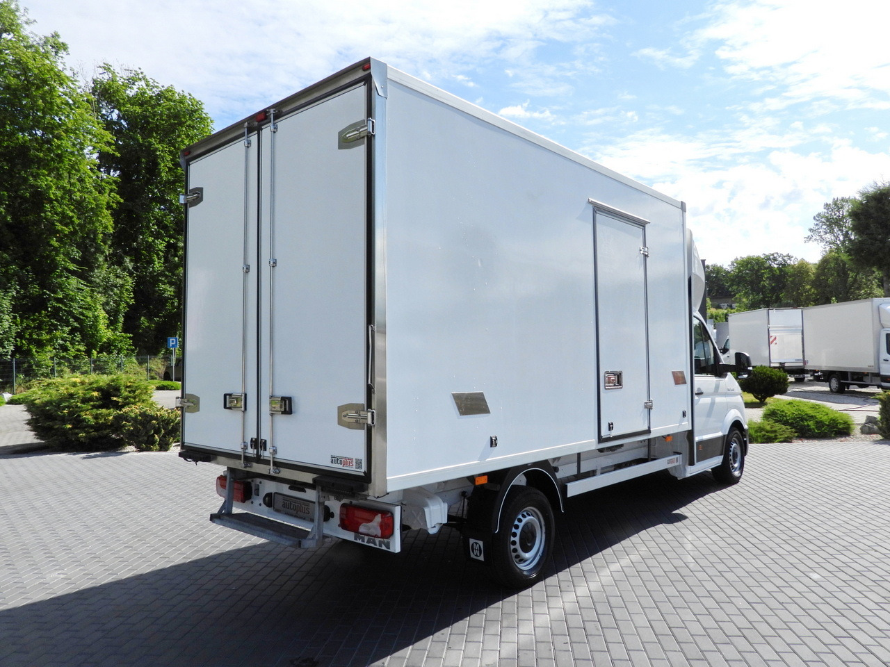 MAN TGE 3.140 REGRIGERATOR BOX -1*C 8 PALLETS HEATING FUNCTION CRUISE CONTROL PNEUMATICS AIR CONDITIONING 140HP - Комбе ладилник: слика 3 MAN TGE 3.140 REGRIGERATOR BOX -1*C 8 PALLETS HEATING FUNCTION CRUISE CONTROL PNEUMATICS AIR CONDITIONING 140HP - Комбе ладилник: слика 3