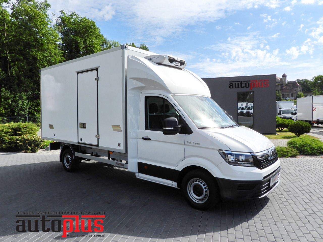 MAN TGE 3.140 REGRIGERATOR BOX -1*C 8 PALLETS HEATING FUNCTION CRUISE CONTROL PNEUMATICS AIR CONDITIONING 140HP - Комбе ладилник: слика 1 MAN TGE 3.140 REGRIGERATOR BOX -1*C 8 PALLETS HEATING FUNCTION CRUISE CONTROL PNEUMATICS AIR CONDITIONING 140HP - Комбе ладилник: слика 1