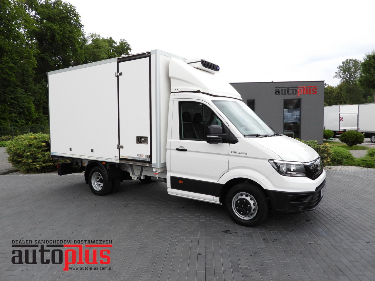 MAN TGE 3.180 REGRIGERATOR BOX 0*C CRUISE CONTROL TWIN WHEELS AIR CONDITIONING 180HP - Комбе ладилник: слика 1 MAN TGE 3.180 REGRIGERATOR BOX 0*C CRUISE CONTROL TWIN WHEELS AIR CONDITIONING 180HP - Комбе ладилник: слика 1