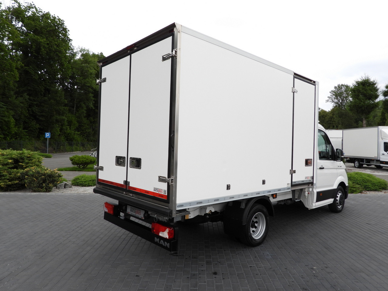 MAN TGE 3.180 REGRIGERATOR BOX 0*C CRUISE CONTROL TWIN WHEELS AIR CONDITIONING 180HP - Комбе ладилник: слика 3 MAN TGE 3.180 REGRIGERATOR BOX 0*C CRUISE CONTROL TWIN WHEELS AIR CONDITIONING 180HP - Комбе ладилник: слика 3