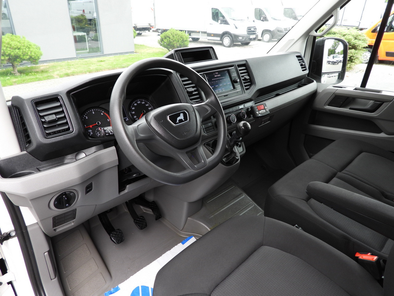 MAN TGE 3.180 REGRIGERATOR BOX 0*C CRUISE CONTROL TWIN WHEELS AIR CONDITIONING 180HP - Комбе ладилник: слика 2 MAN TGE 3.180 REGRIGERATOR BOX 0*C CRUISE CONTROL TWIN WHEELS AIR CONDITIONING 180HP - Комбе ладилник: слика 2