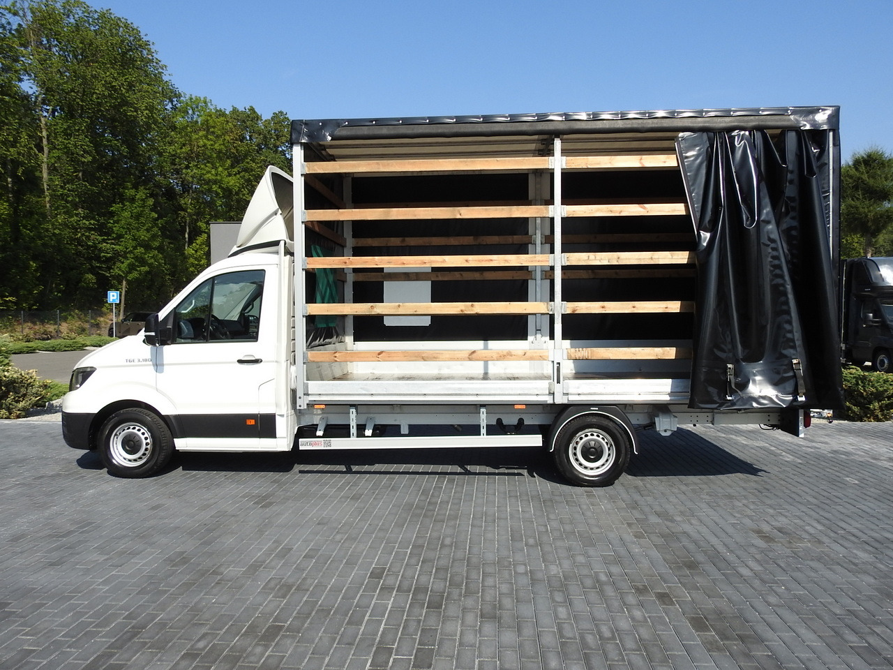 Комбе со церада MAN TGE TARPAULIN 10 PALLETS AIR CONDITIONING 180HP: слика 8 Комбе со церада MAN TGE TARPAULIN 10 PALLETS AIR CONDITIONING 180HP: слика 8