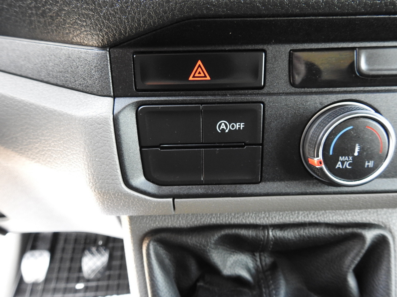 Комбе со церада MAN TGE TARPAULIN 10 PALLETS AIR CONDITIONING 180HP: слика 40 Комбе со церада MAN TGE TARPAULIN 10 PALLETS AIR CONDITIONING 180HP: слика 40