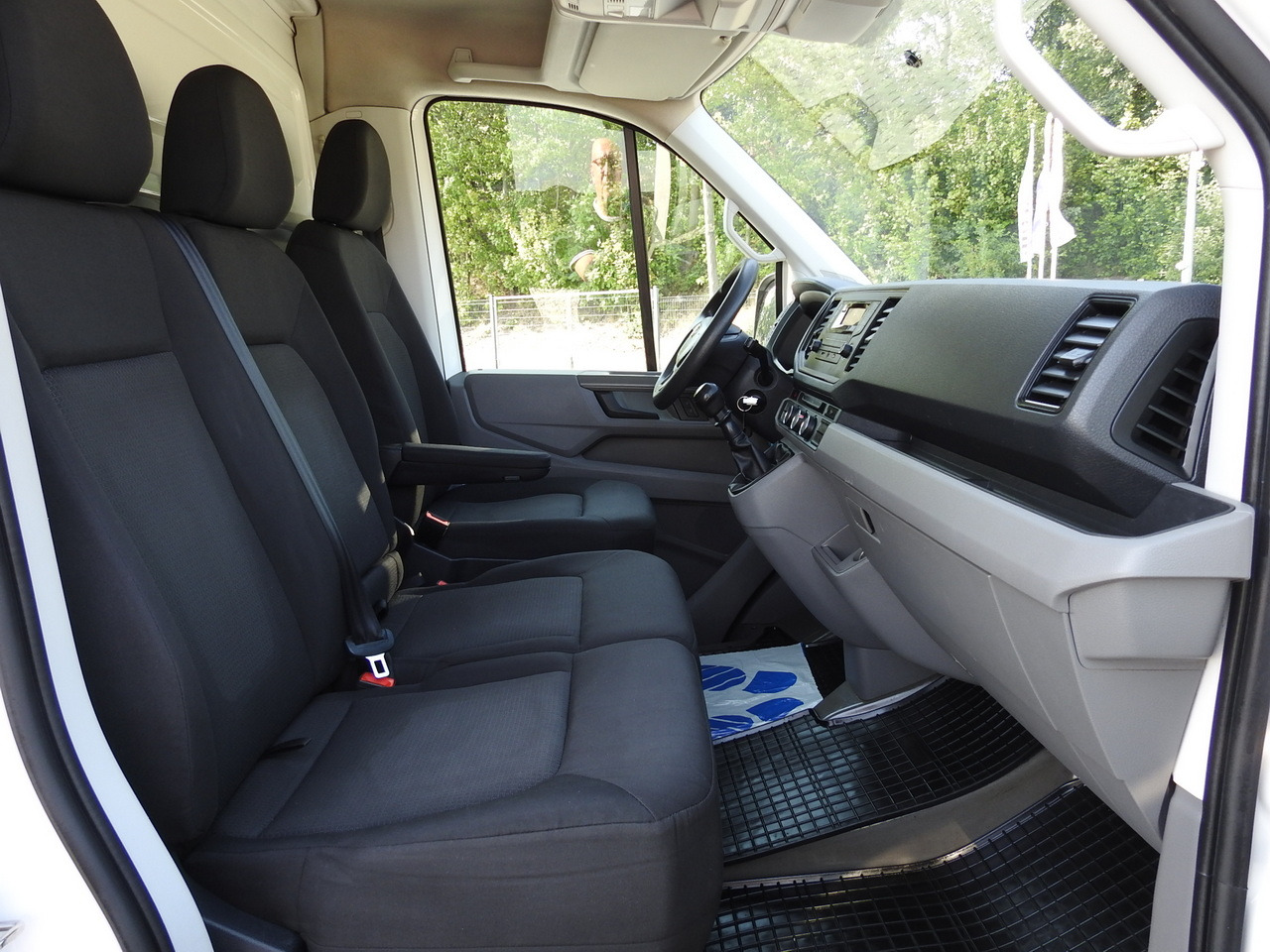 Комбе со церада MAN TGE TARPAULIN 10 PALLETS AIR CONDITIONING 180HP: слика 42 Комбе со церада MAN TGE TARPAULIN 10 PALLETS AIR CONDITIONING 180HP: слика 42