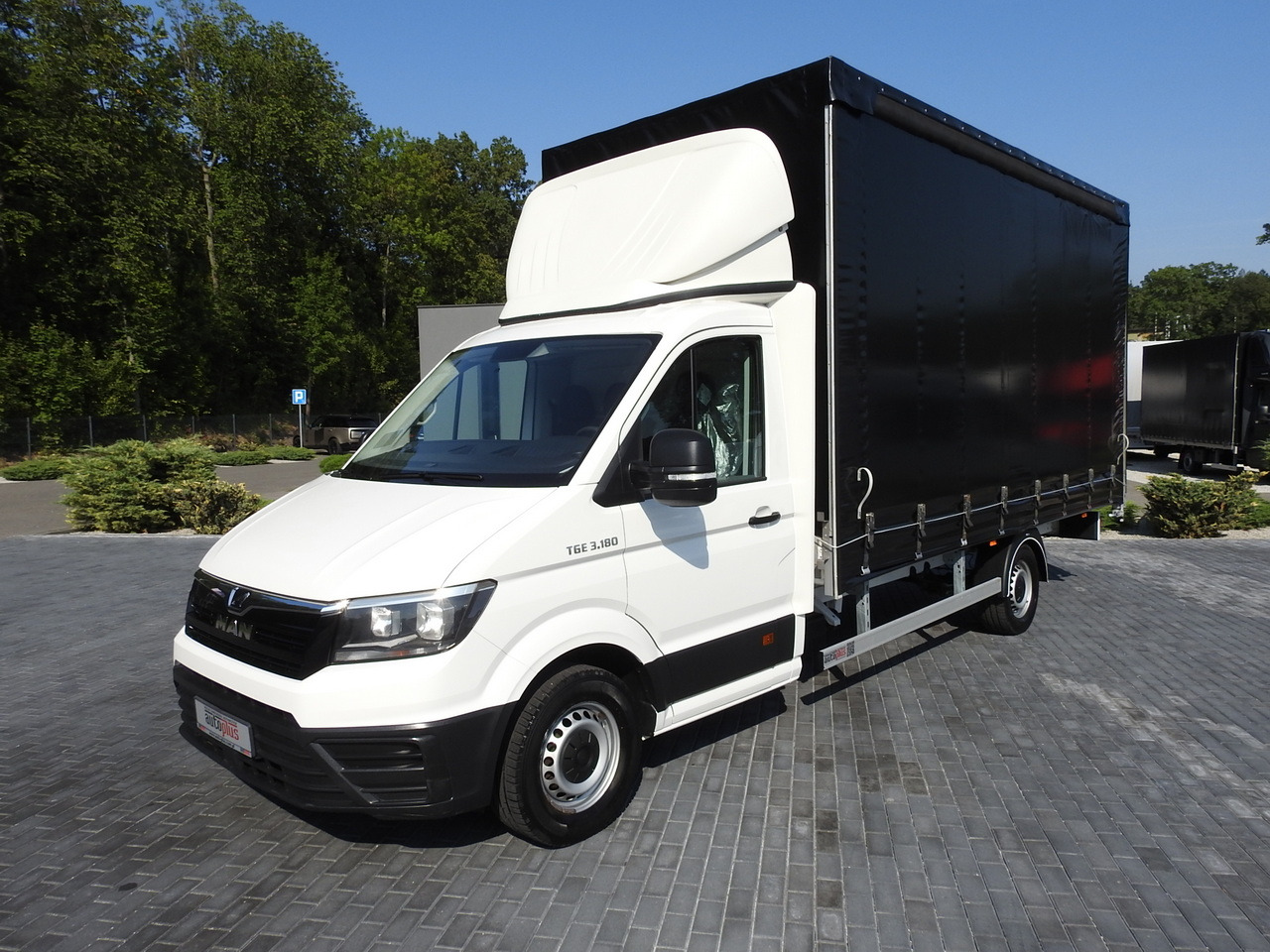 Комбе со церада MAN TGE TARPAULIN 10 PALLETS AIR CONDITIONING 180HP: слика 18 Комбе со церада MAN TGE TARPAULIN 10 PALLETS AIR CONDITIONING 180HP: слика 18