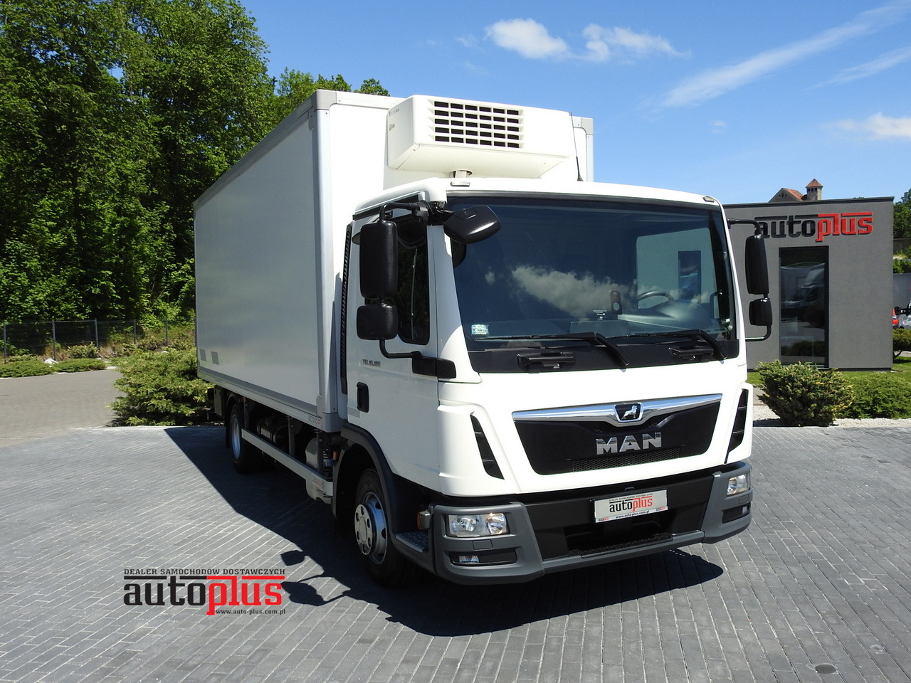 MAN TGL 10.180 REGRIGERATOR BOX -20*C 11 PALLETS POWER SUPPLY 230V AIR CONDITIONING PNEUMATICS TWIN WHEELS 180HP - Камион ладилник: слика 1 MAN TGL 10.180 REGRIGERATOR BOX -20*C 11 PALLETS POWER SUPPLY 230V AIR CONDITIONING PNEUMATICS TWIN WHEELS 180HP - Камион ладилник: слика 1
