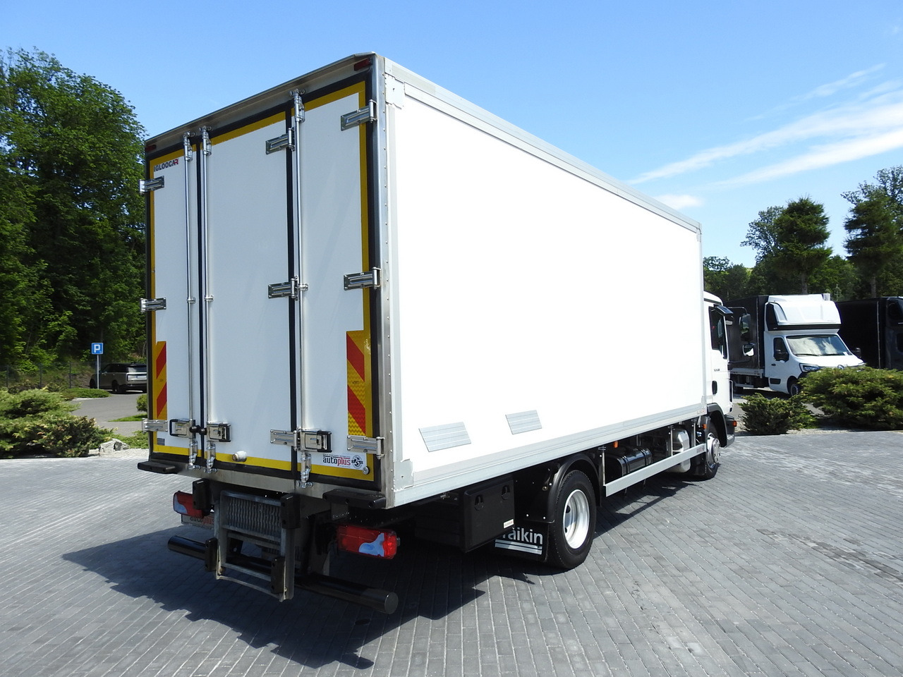 MAN TGL 10.180 REGRIGERATOR BOX -20*C 11 PALLETS POWER SUPPLY 230V AIR CONDITIONING PNEUMATICS TWIN WHEELS 180HP - Камион ладилник: слика 3 MAN TGL 10.180 REGRIGERATOR BOX -20*C 11 PALLETS POWER SUPPLY 230V AIR CONDITIONING PNEUMATICS TWIN WHEELS 180HP - Камион ладилник: слика 3