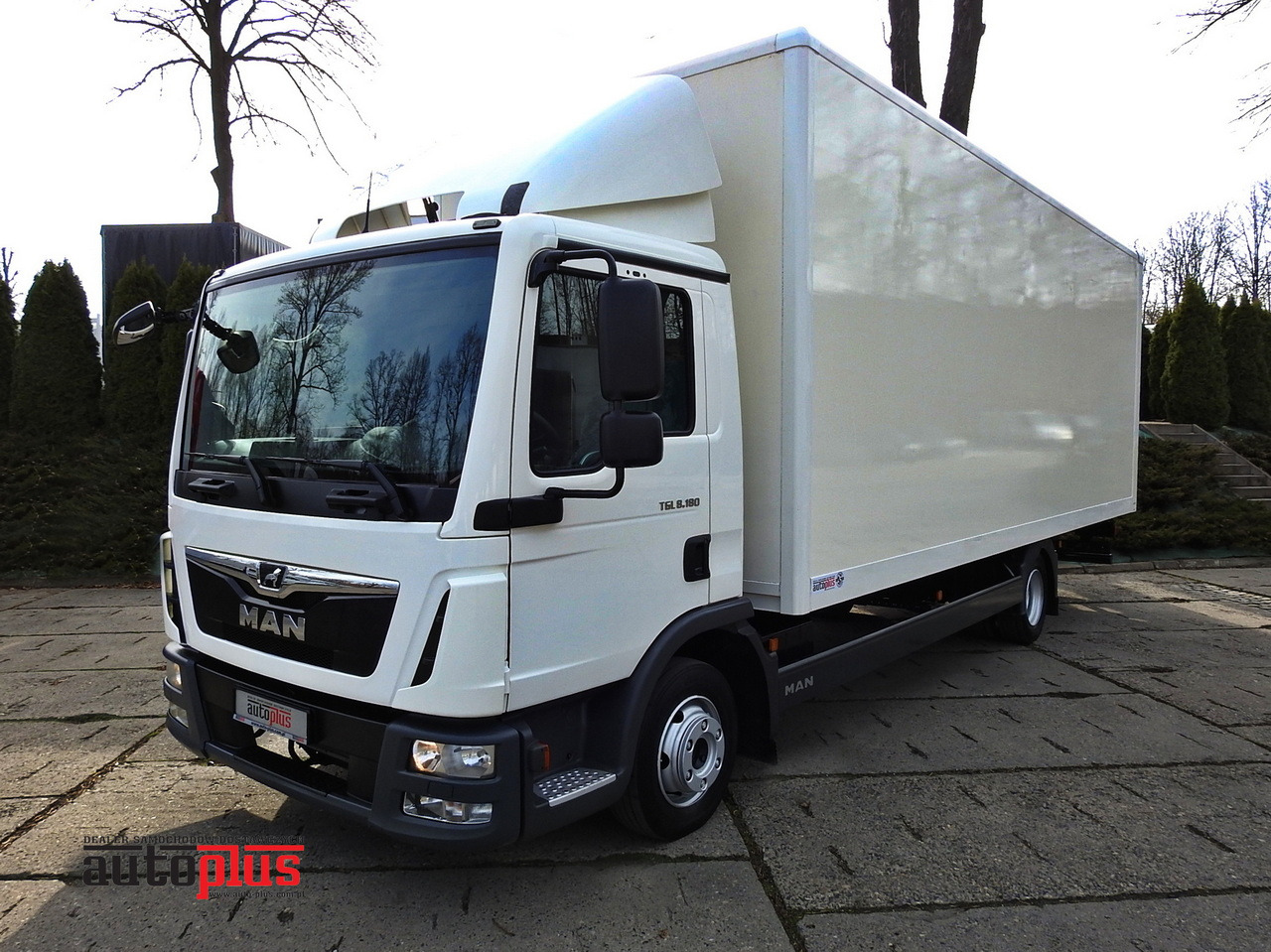 MAN TGL 8.18 BOX 16 PALLETS CRUISE CONTROL TWIN WHEELS  180HP - Комбе фургон: слика 1 MAN TGL 8.18 BOX 16 PALLETS CRUISE CONTROL TWIN WHEELS  180HP - Комбе фургон: слика 1
