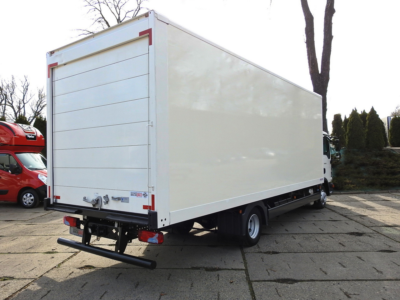 MAN TGL 8.18 BOX 16 PALLETS CRUISE CONTROL TWIN WHEELS 180HP - Комбе фургон: слика 3 MAN TGL 8.18 BOX 16 PALLETS CRUISE CONTROL TWIN WHEELS 180HP - Комбе фургон: слика 3