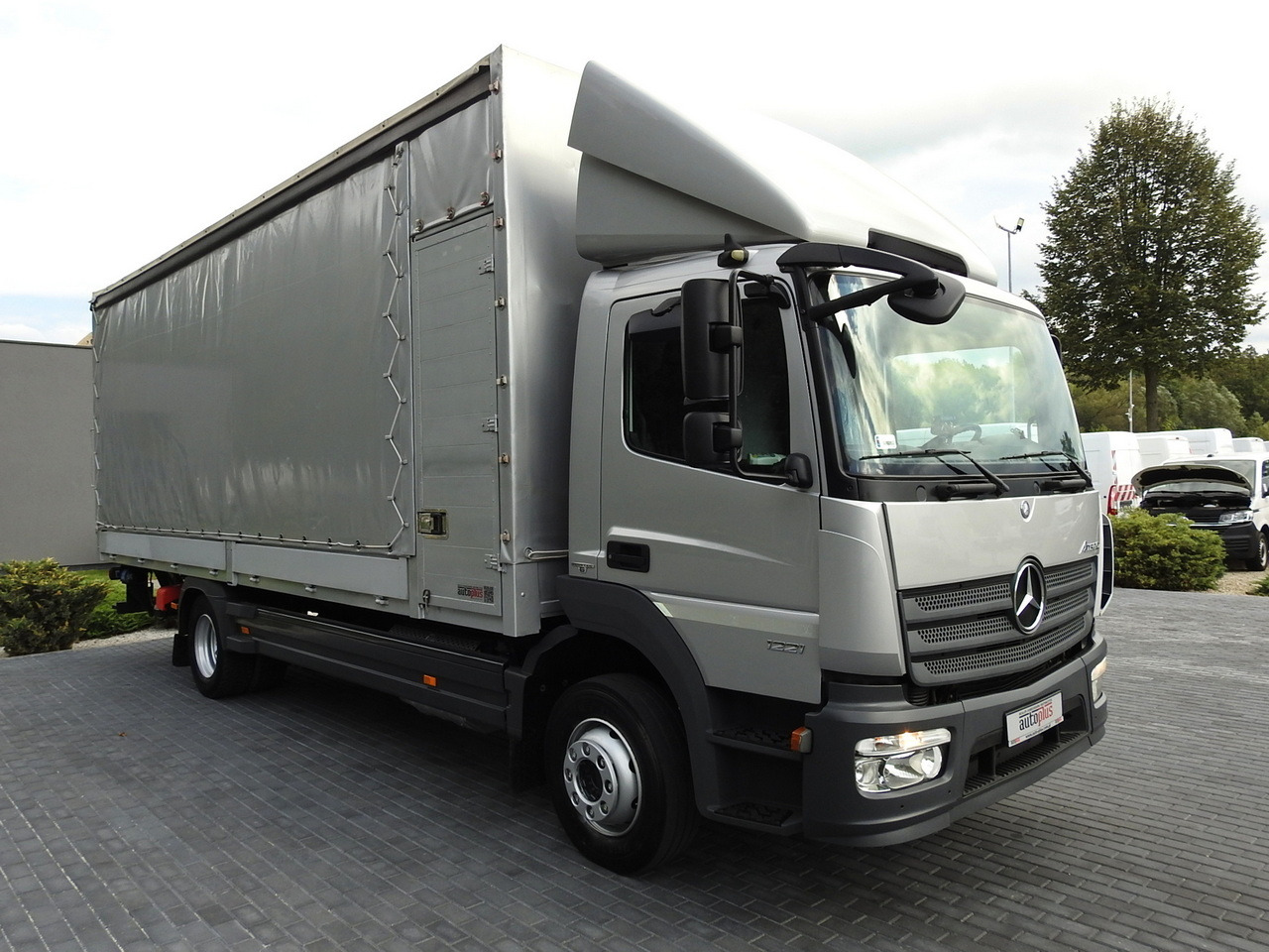 MERCEDES ATEGO 1221 TARPAULIN LIFT 16 PALLETS WEBASTO AIR CONDITIONING PNEUMATICS TWIN WHEELS 230HP - Комбе со церада: слика 4 MERCEDES ATEGO 1221 TARPAULIN LIFT 16 PALLETS WEBASTO AIR CONDITIONING PNEUMATICS TWIN WHEELS 230HP - Комбе со церада: слика 4