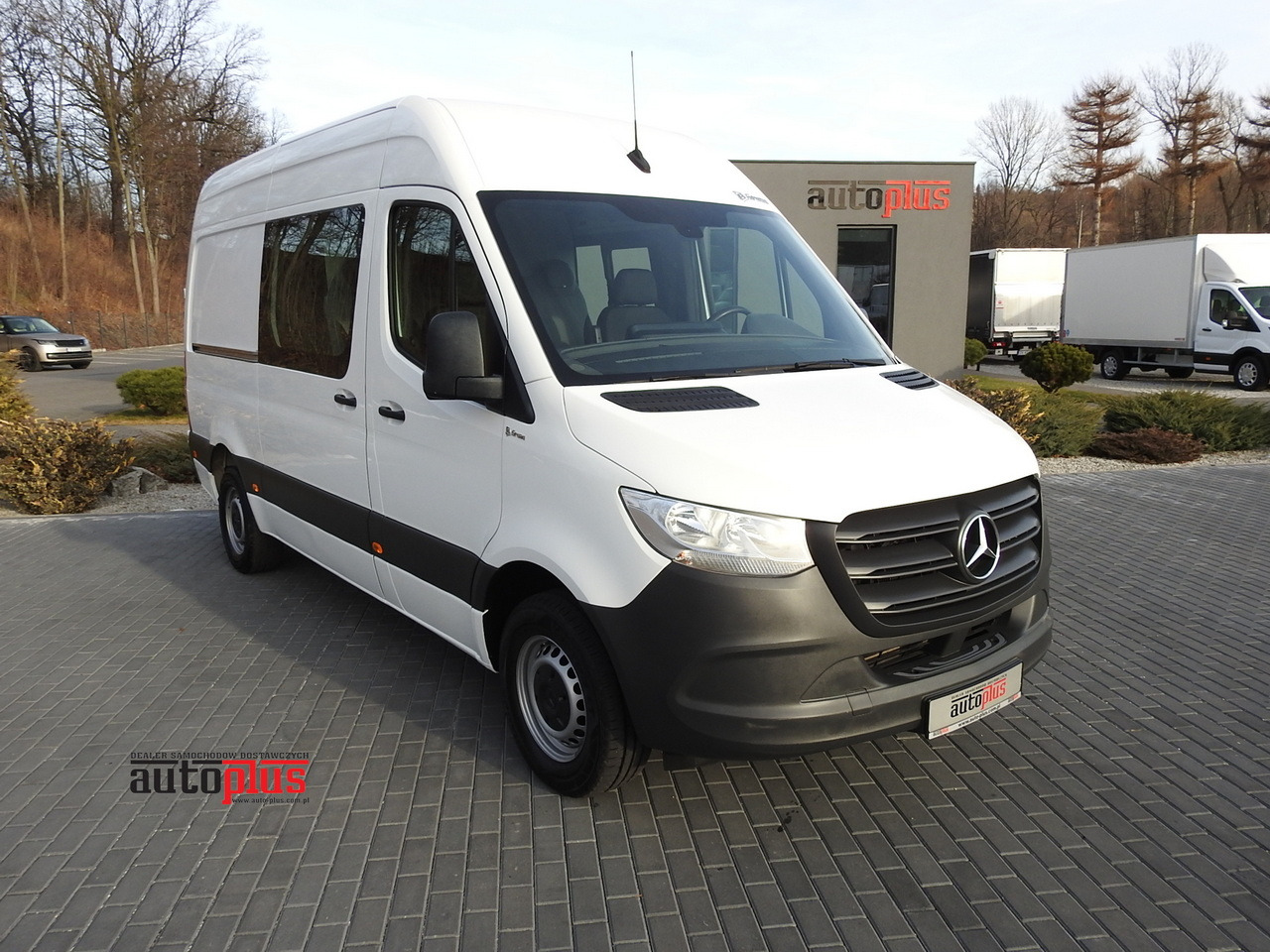 MERCEDES SPRINTER 314 BOX DELIVERY VAN 6 SEATS CRUISE CONTROL AIR CONDITIONING 140HP - Товарно комбе: слика 1 MERCEDES SPRINTER 314 BOX DELIVERY VAN 6 SEATS CRUISE CONTROL AIR CONDITIONING 140HP - Товарно комбе: слика 1
