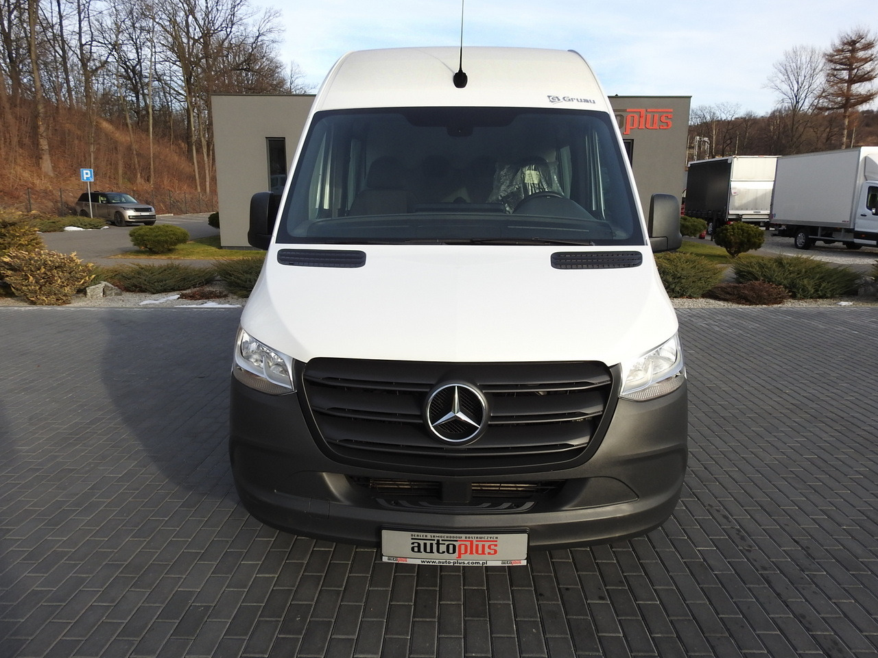 MERCEDES SPRINTER 314 BOX DELIVERY VAN 6 SEATS CRUISE CONTROL AIR CONDITIONING 140HP - Товарно комбе: слика 5 MERCEDES SPRINTER 314 BOX DELIVERY VAN 6 SEATS CRUISE CONTROL AIR CONDITIONING 140HP - Товарно комбе: слика 5
