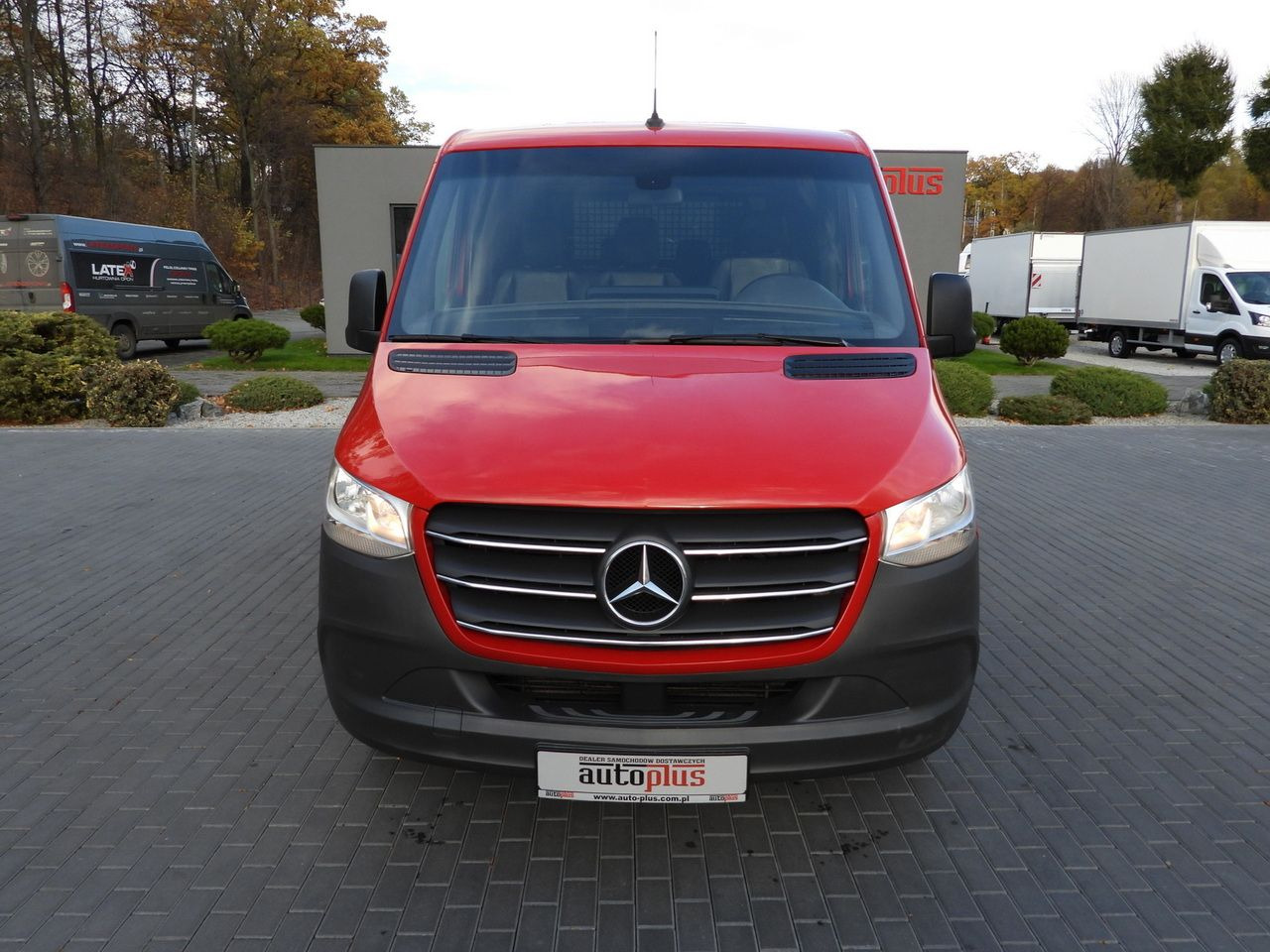 MERCEDES SPRINTER 316 STAKE BODY DOUBLE CABIN DOKA 7 SEATS AIR CONDITIONING 160HP - Комби со двојна кабина: слика 5 MERCEDES SPRINTER 316 STAKE BODY DOUBLE CABIN DOKA 7 SEATS AIR CONDITIONING 160HP - Комби со двојна кабина: слика 5
