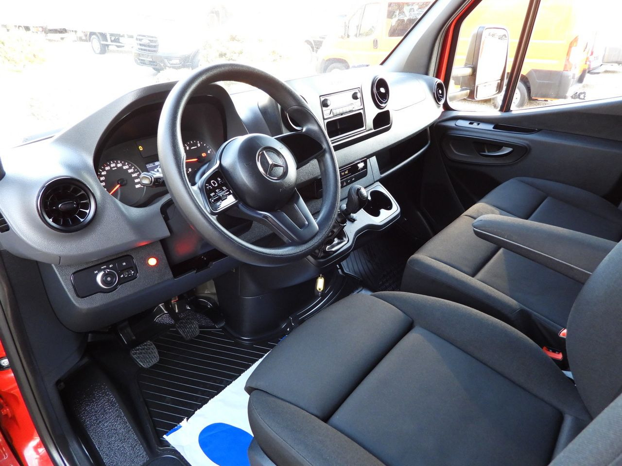 MERCEDES SPRINTER 316 TARPAULIN LIFT 8 PALLETS WEBASTO CRUISE CONTROL AIR CONDITIONING  160HP - Комбе со церада: слика 2 MERCEDES SPRINTER 316 TARPAULIN LIFT 8 PALLETS WEBASTO CRUISE CONTROL AIR CONDITIONING  160HP - Комбе со церада: слика 2