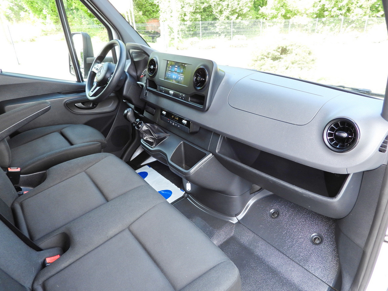 Комбе фургон MERCEDES SPRINTER 514 BOX LIFT 8 PALLETS CRUISE CONTROL TWIN WHEELS AIR CONDITIONING 140HP: слика 38 Комбе фургон MERCEDES SPRINTER 514 BOX LIFT 8 PALLETS CRUISE CONTROL TWIN WHEELS AIR CONDITIONING 140HP: слика 38