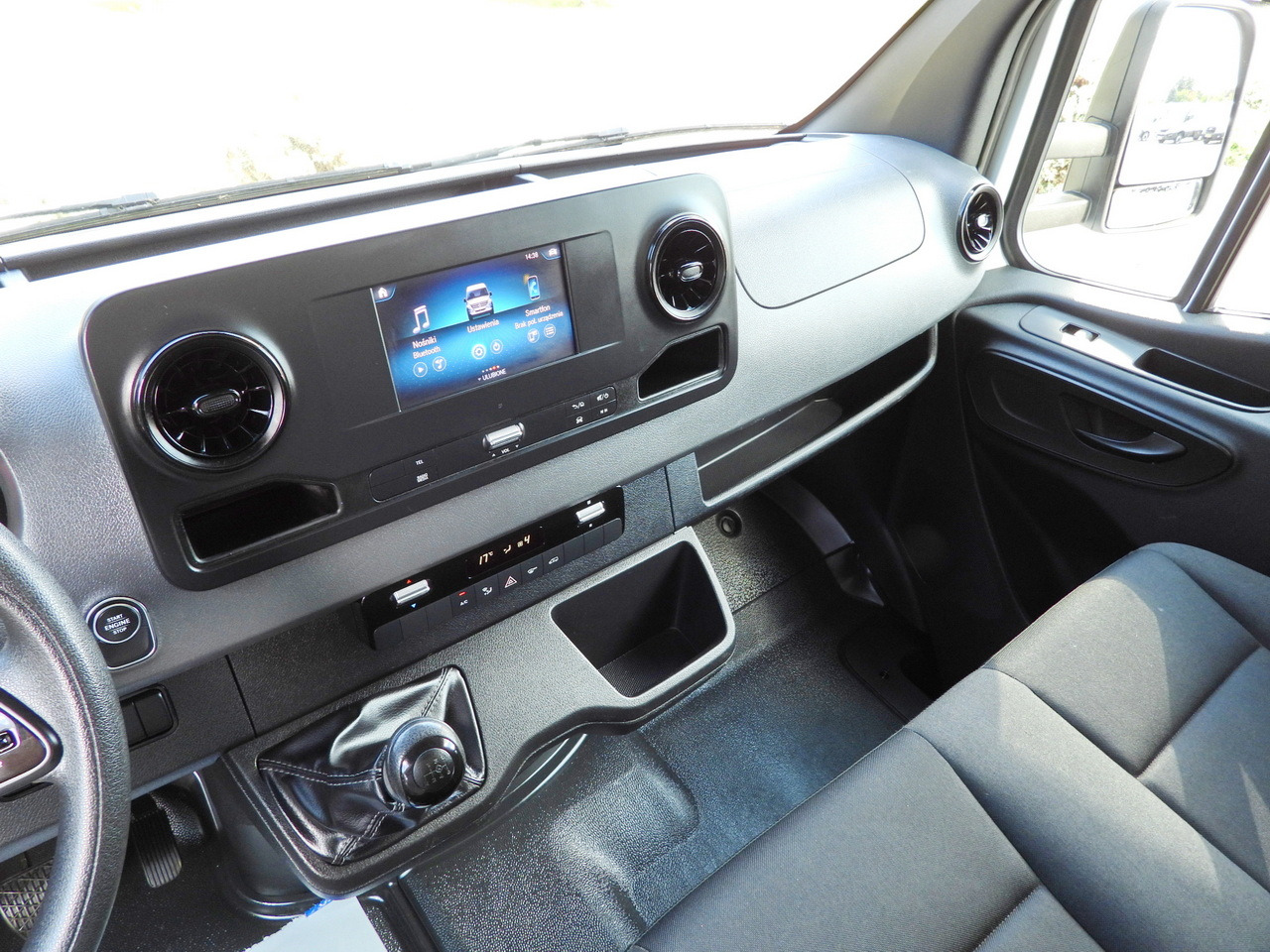 Комбе фургон MERCEDES SPRINTER 514 BOX LIFT 8 PALLETS CRUISE CONTROL TWIN WHEELS AIR CONDITIONING 140HP: слика 30 Комбе фургон MERCEDES SPRINTER 514 BOX LIFT 8 PALLETS CRUISE CONTROL TWIN WHEELS AIR CONDITIONING 140HP: слика 30