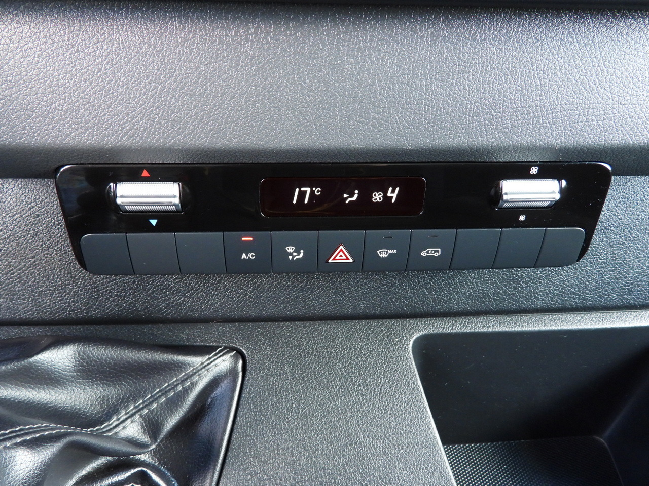 Комбе фургон MERCEDES SPRINTER 514 BOX LIFT 8 PALLETS CRUISE CONTROL TWIN WHEELS AIR CONDITIONING 140HP: слика 33 Комбе фургон MERCEDES SPRINTER 514 BOX LIFT 8 PALLETS CRUISE CONTROL TWIN WHEELS AIR CONDITIONING 140HP: слика 33