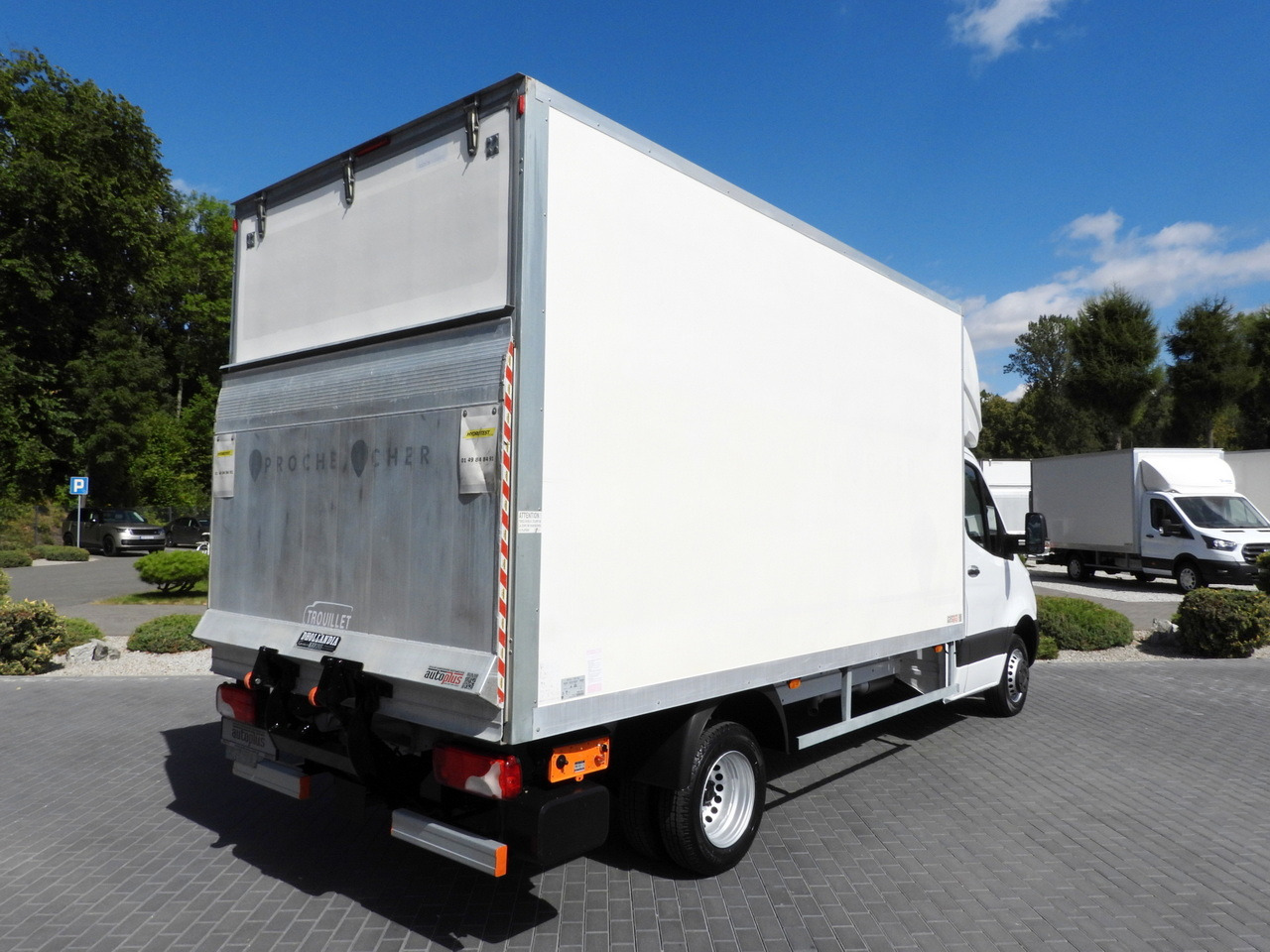 MERCEDES SPRINTER 514 BOX LIFT 8 PALLETS CRUISE CONTROL TWIN WHEELS AIR CONDITIONING 140HP - Комбе фургон: слика 3 MERCEDES SPRINTER 514 BOX LIFT 8 PALLETS CRUISE CONTROL TWIN WHEELS AIR CONDITIONING 140HP - Комбе фургон: слика 3