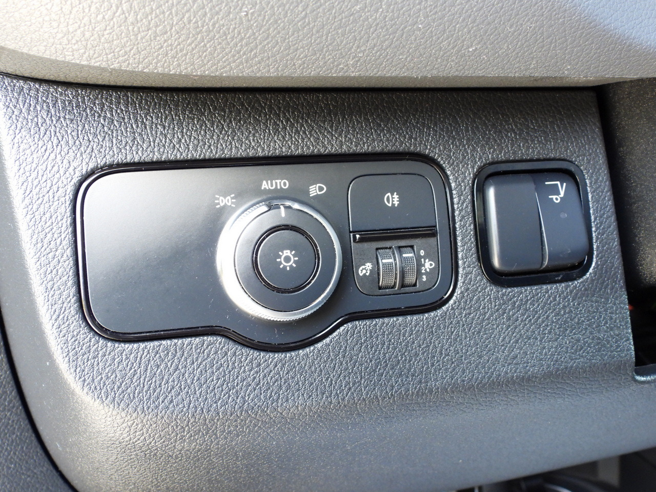 Комбе фургон MERCEDES SPRINTER 514 BOX LIFT 8 PALLETS CRUISE CONTROL TWIN WHEELS AIR CONDITIONING 140HP: слика 25 Комбе фургон MERCEDES SPRINTER 514 BOX LIFT 8 PALLETS CRUISE CONTROL TWIN WHEELS AIR CONDITIONING 140HP: слика 25