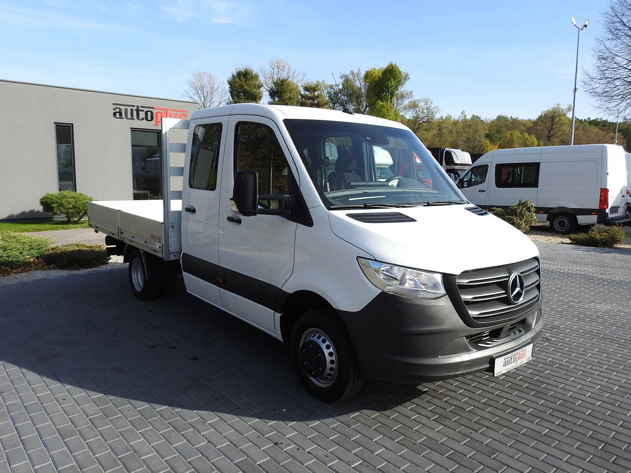 MERCEDES SPRINTER 516 STAKE BODY DOUBLE CABIN DOKA 6 SEATS CRUISE CONTROL AIR CONDITIONING TWIN WHEELS 160HP - Комби со двојна кабина: слика 4 MERCEDES SPRINTER 516 STAKE BODY DOUBLE CABIN DOKA 6 SEATS CRUISE CONTROL AIR CONDITIONING TWIN WHEELS 160HP - Комби со двојна кабина: слика 4