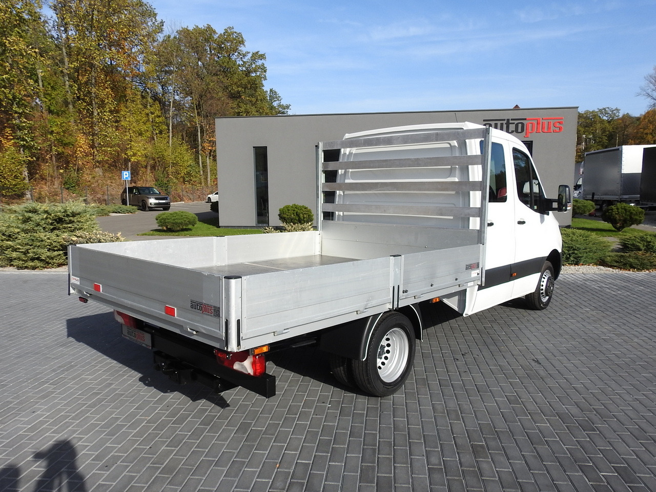 MERCEDES SPRINTER 516 STAKE BODY DOUBLE CABIN DOKA 6 SEATS CRUISE CONTROL AIR CONDITIONING TWIN WHEELS  160HP - Комби со двојна кабина: слика 3 MERCEDES SPRINTER 516 STAKE BODY DOUBLE CABIN DOKA 6 SEATS CRUISE CONTROL AIR CONDITIONING TWIN WHEELS  160HP - Комби со двојна кабина: слика 3