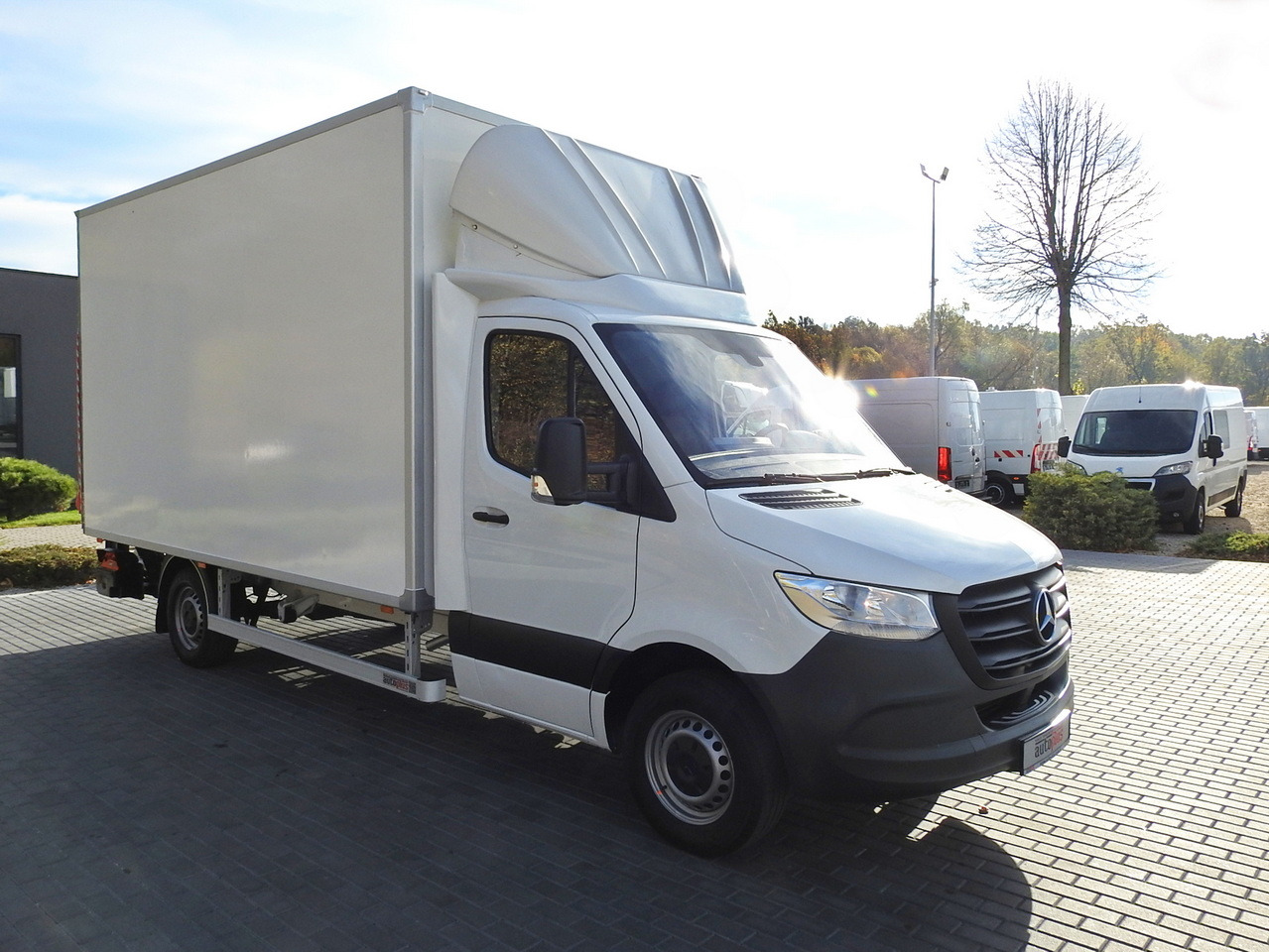MERCEDES SPRINTER BOX LIFT 8 PALLETS AIR CONDITIONING  150HP - Комбе ладилник: слика 4 MERCEDES SPRINTER BOX LIFT 8 PALLETS AIR CONDITIONING  150HP - Комбе ладилник: слика 4