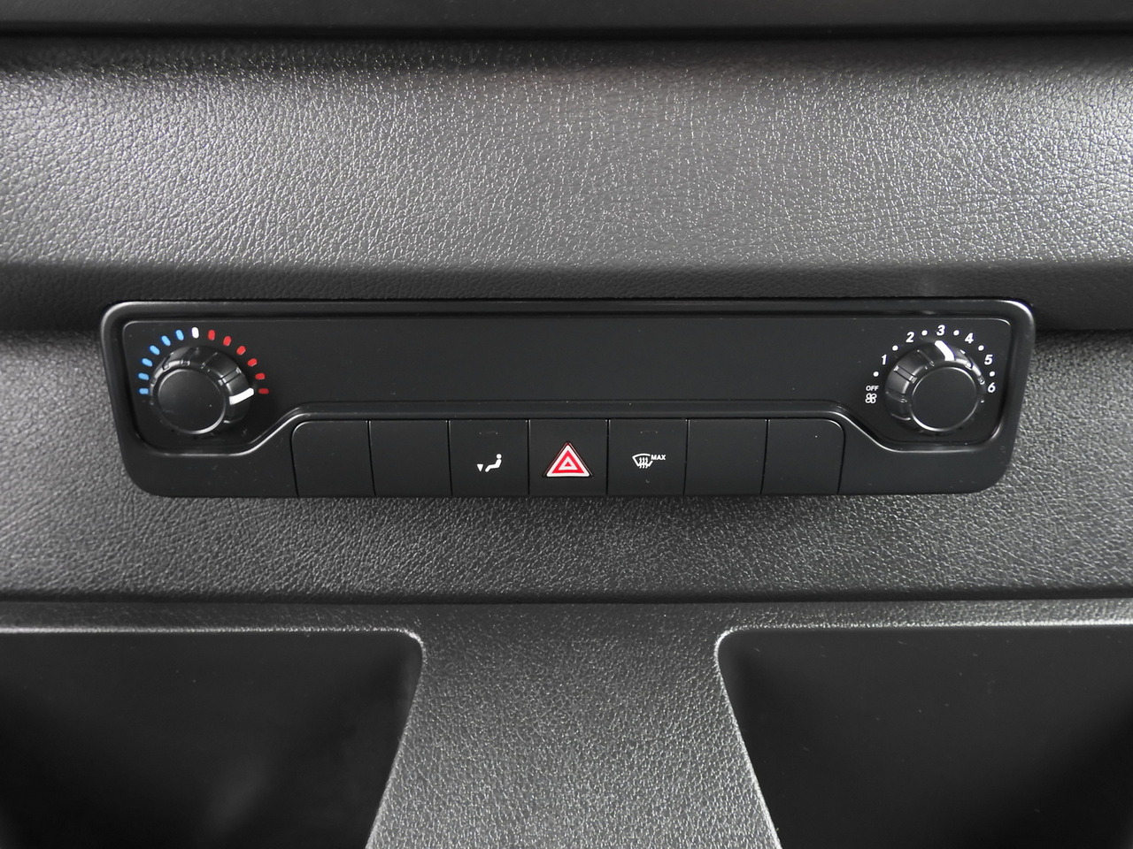 Лизинг на MERCEDES eSprinter NEW ELECTRIC VAN AUTOMATIC TRANSMISSION GUARANTEE 95HP MERCEDES eSprinter NEW ELECTRIC VAN AUTOMATIC TRANSMISSION GUARANTEE 95HP: слика 34 Лизинг на MERCEDES eSprinter NEW ELECTRIC VAN AUTOMATIC TRANSMISSION GUARANTEE 95HP MERCEDES eSprinter NEW ELECTRIC VAN AUTOMATIC TRANSMISSION GUARANTEE 95HP: слика 34