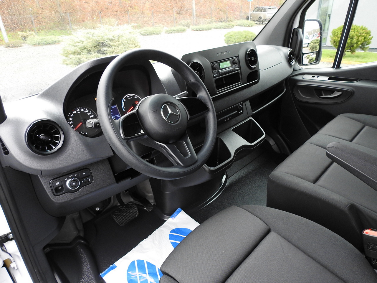 MERCEDES eSprinter NEW ELECTRIC VAN AUTOMATIC TRANSMISSION GUARANTEE 95HP - Товарно комбе, Електрично комбе: слика 2 MERCEDES eSprinter NEW ELECTRIC VAN AUTOMATIC TRANSMISSION GUARANTEE 95HP - Товарно комбе, Електрично комбе: слика 2