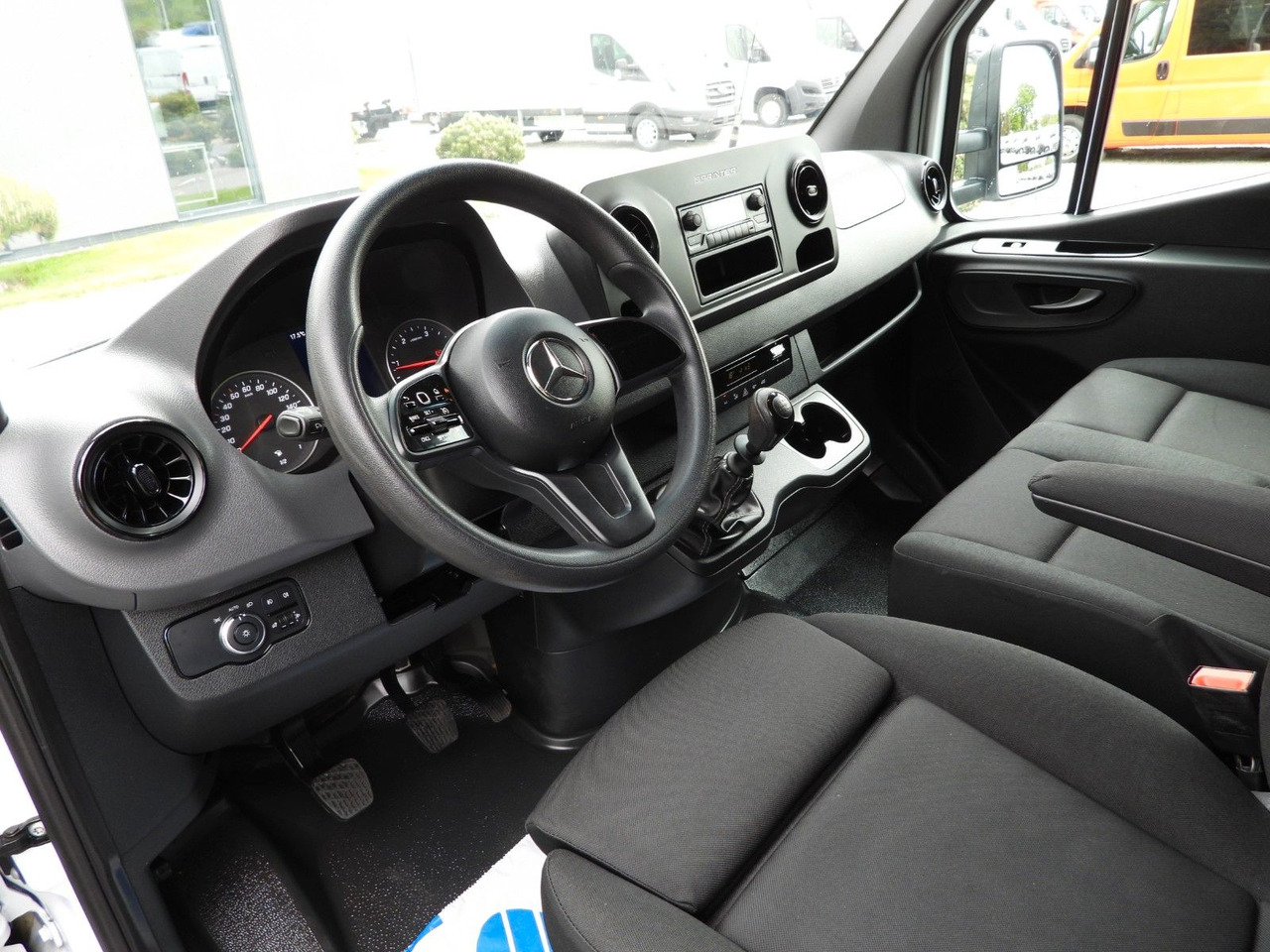 Mercedes-Benz SPRINTER 519 PRITSCHE PLANE 8 PALETTEN WEBASTO - Комбе со церада: слика 2 Mercedes-Benz SPRINTER 519 PRITSCHE PLANE 8 PALETTEN WEBASTO - Комбе со церада: слика 2