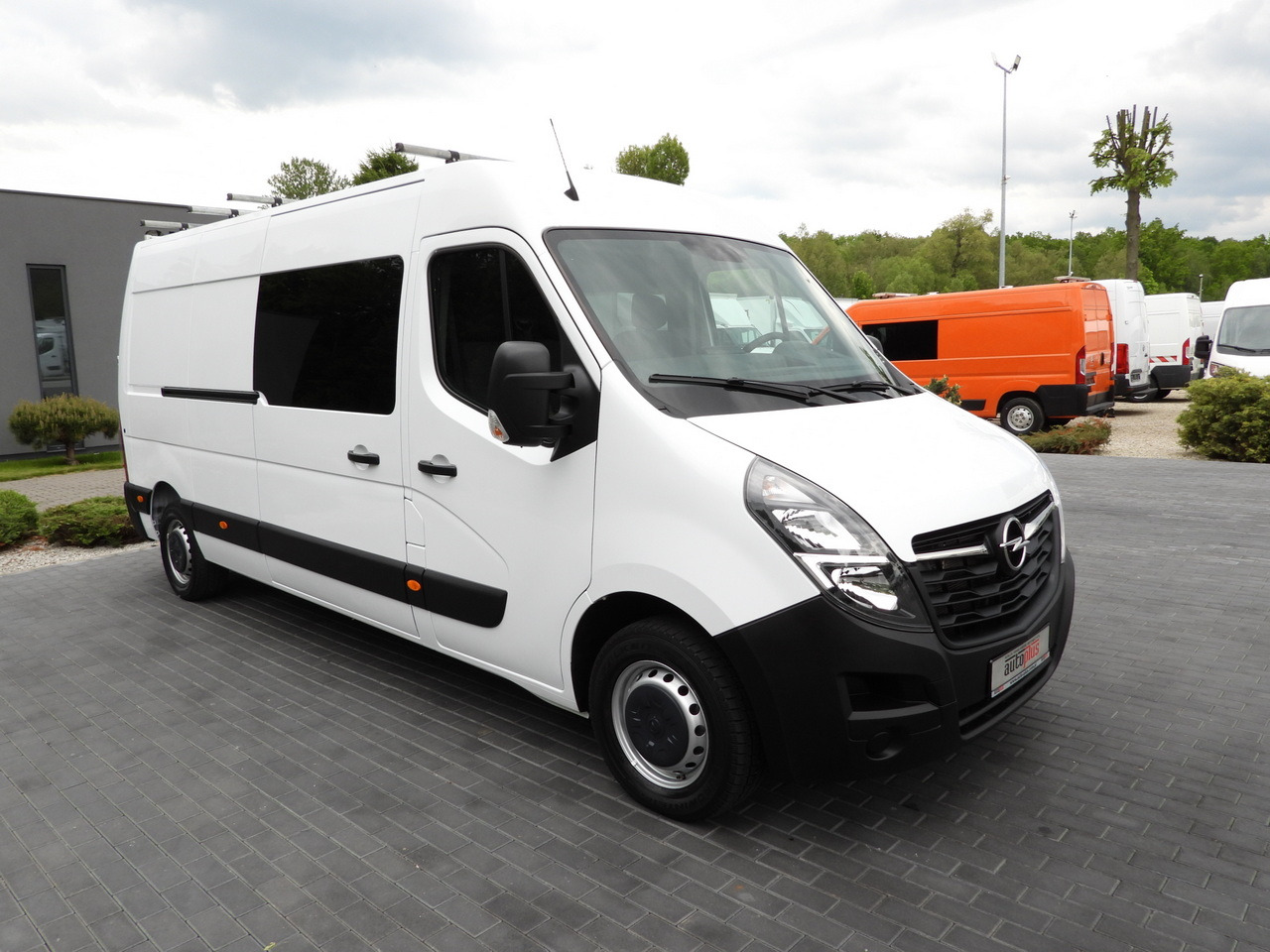 OPEL MOVANO BOX DELIVERY VAN 7 SEATS CRUISE CONTROL LED LIGHTS AIR CONDITIONING 135HP - Товарно комбе: слика 4 OPEL MOVANO BOX DELIVERY VAN 7 SEATS CRUISE CONTROL LED LIGHTS AIR CONDITIONING 135HP - Товарно комбе: слика 4