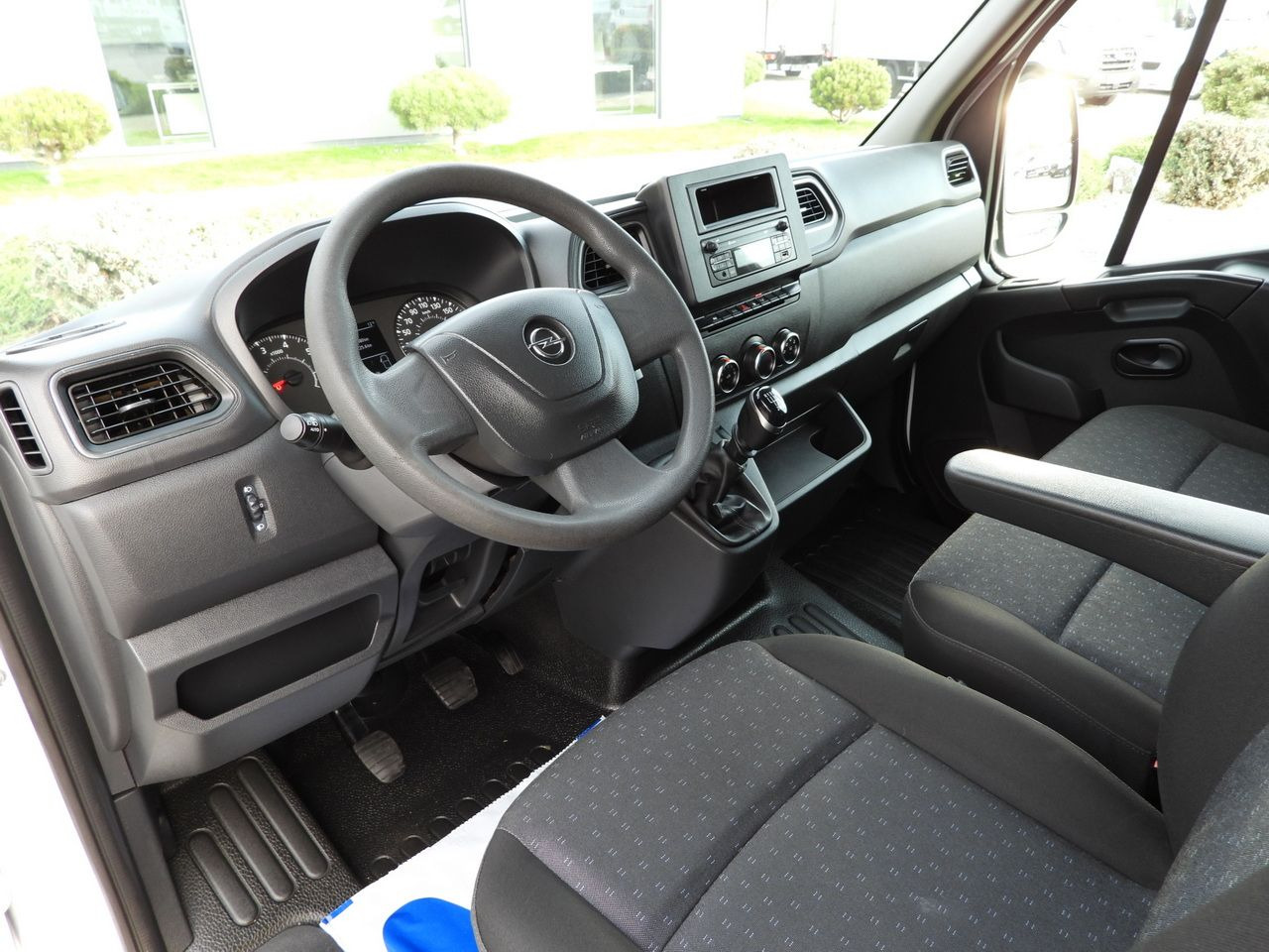 OPEL MOVANO BOX DELIVERY VAN 7 SEATS LED LIGHTS 135HP - Товарно комбе: слика 2 OPEL MOVANO BOX DELIVERY VAN 7 SEATS LED LIGHTS 135HP - Товарно комбе: слика 2