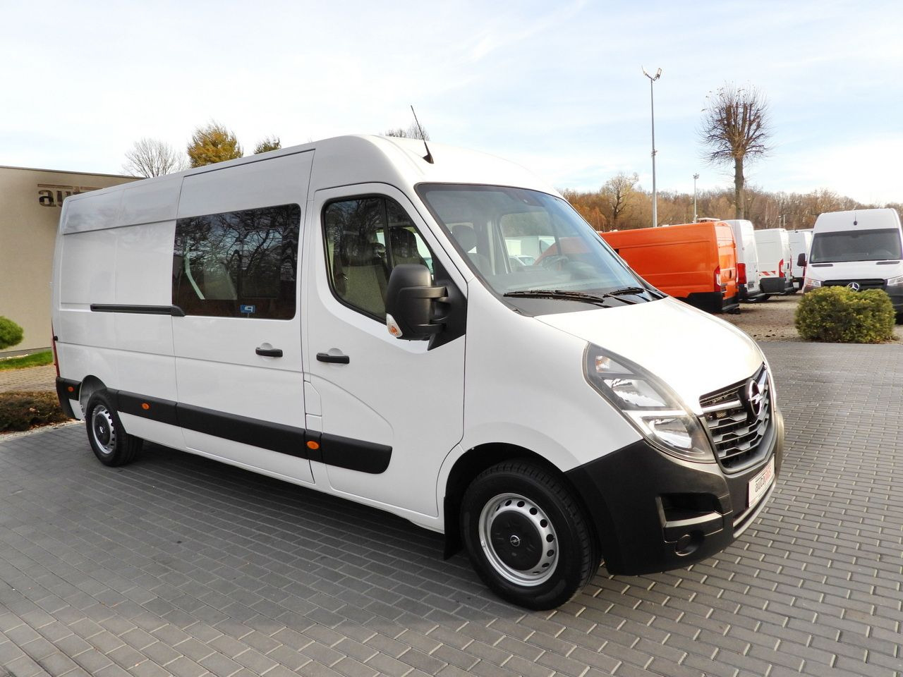 OPEL MOVANO BOX DELIVERY VAN 7 SEATS LED LIGHTS 135HP - Товарно комбе: слика 4 OPEL MOVANO BOX DELIVERY VAN 7 SEATS LED LIGHTS 135HP - Товарно комбе: слика 4