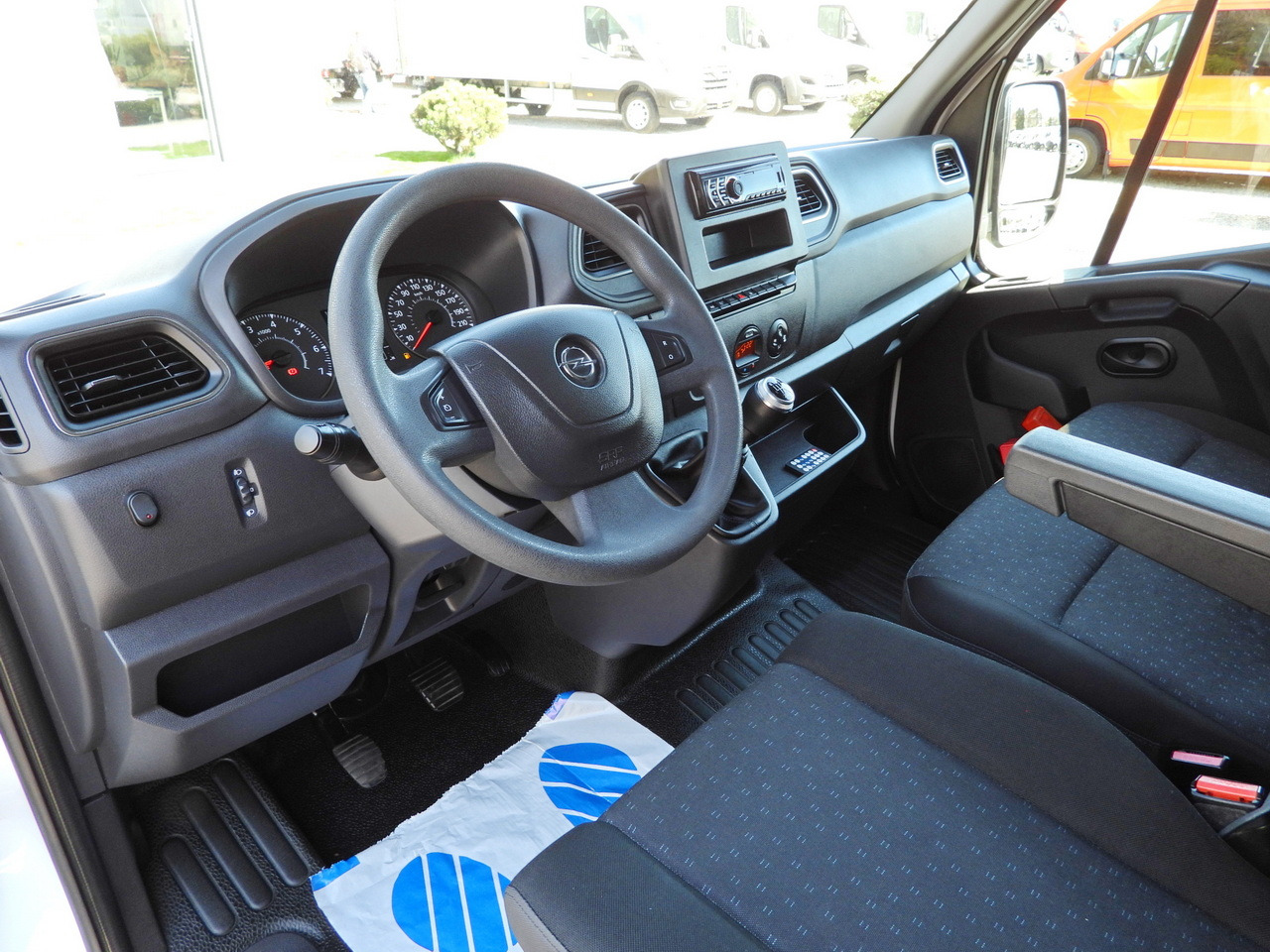 OPEL MOVANO TARPAULIN LIFT 9 PALLETS WEBASTO CRUISE CONTROL LED LIGHTS PNEUMATICS AIR CONDITIONING 165HP - Комбе со церада: слика 2 OPEL MOVANO TARPAULIN LIFT 9 PALLETS WEBASTO CRUISE CONTROL LED LIGHTS PNEUMATICS AIR CONDITIONING 165HP - Комбе со церада: слика 2