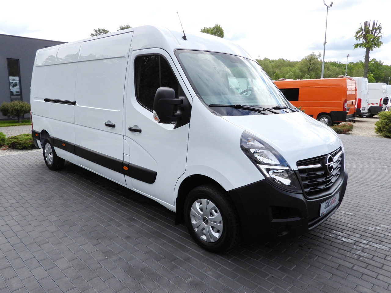 OPEL MOVANO VAN AIR CONDITIONING LED LIGHTS 150HP - Товарно комбе: слика 4 OPEL MOVANO VAN AIR CONDITIONING LED LIGHTS 150HP - Товарно комбе: слика 4